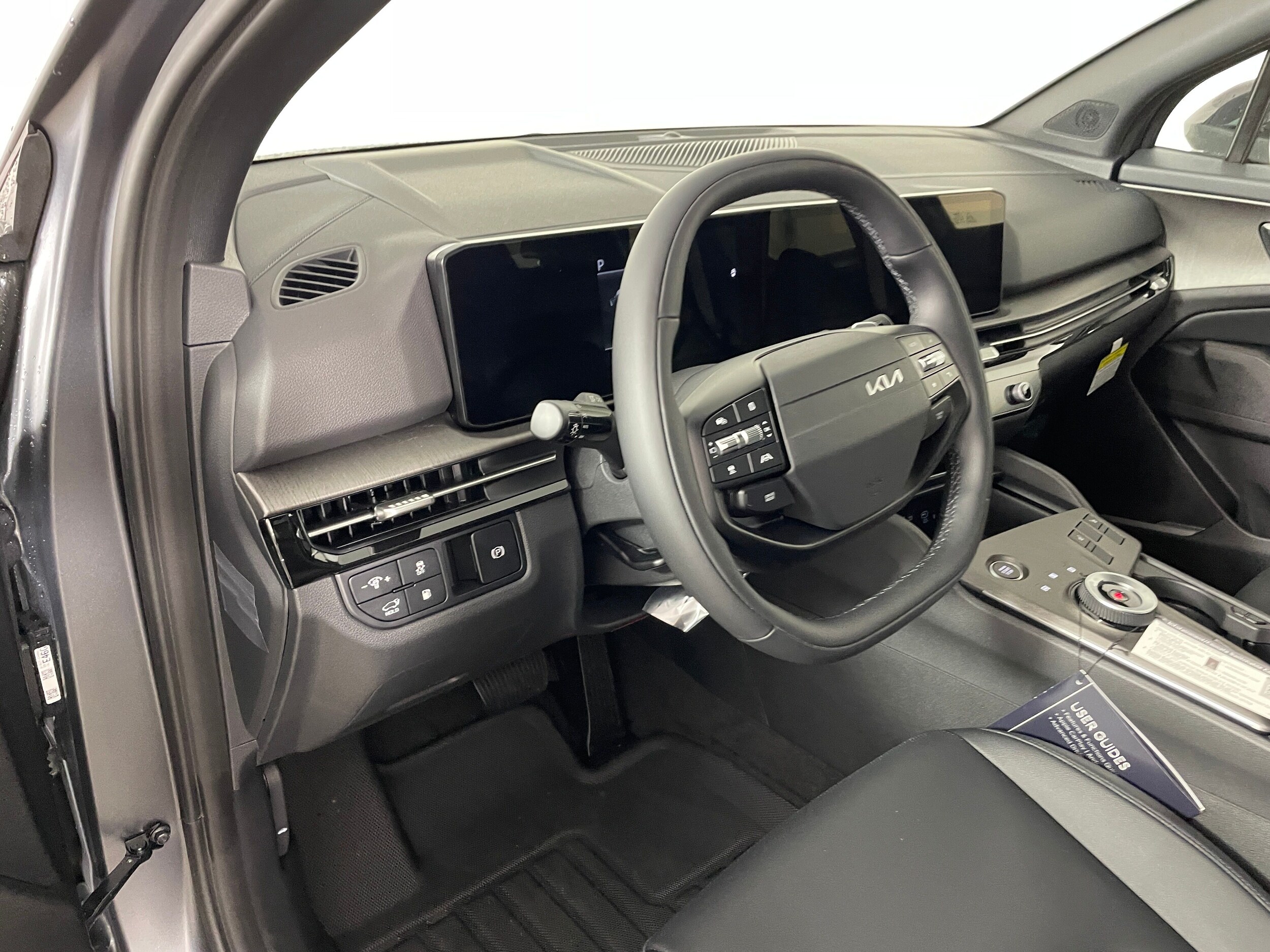 2026 Kia Sportage Plug-In Hybrid X-Line photo 2