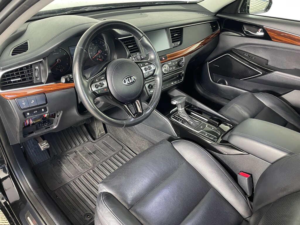 Certified 2017 Kia Cadenza Premium Sedan