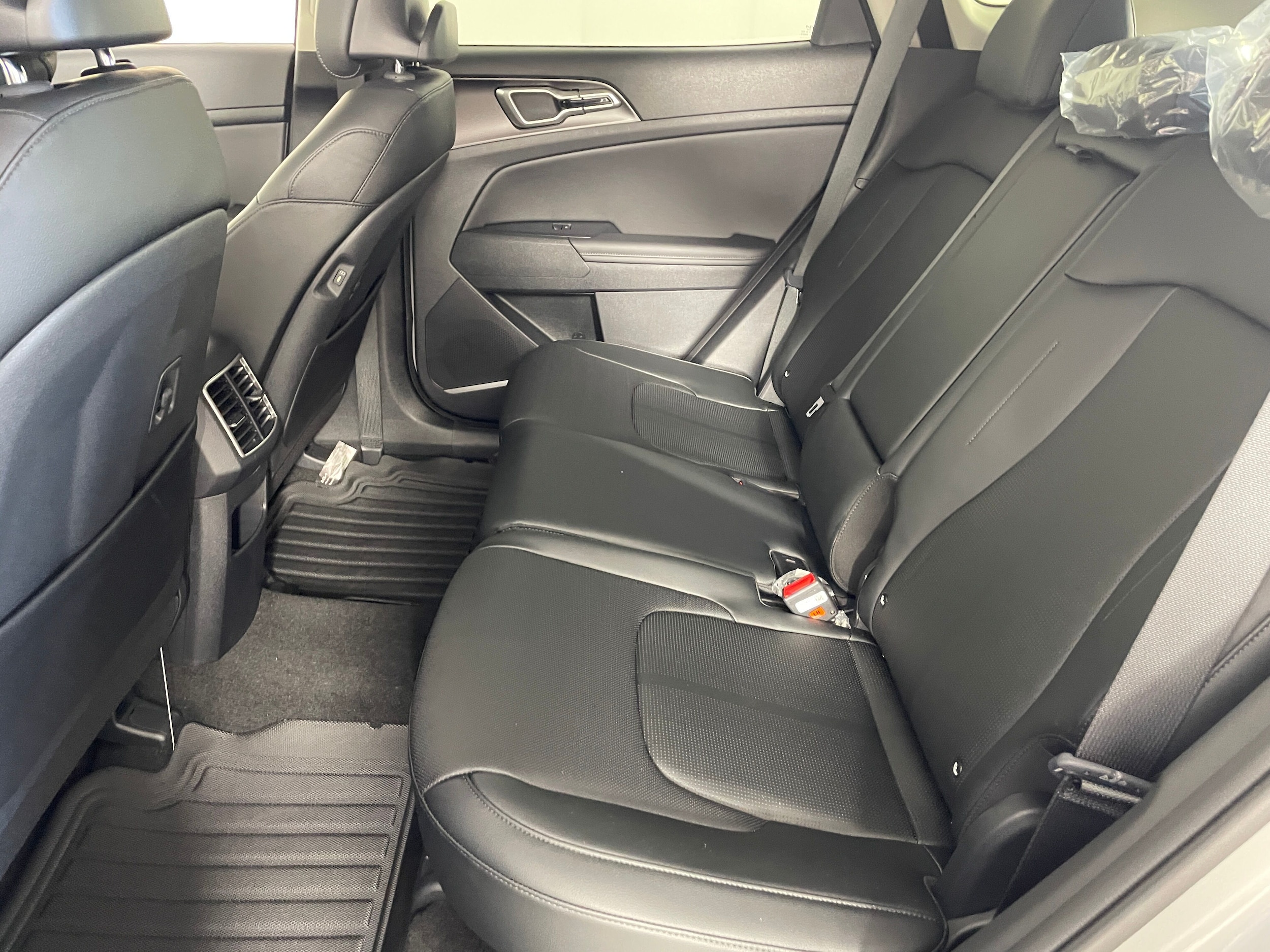 2026 Kia Sportage EX photo 3