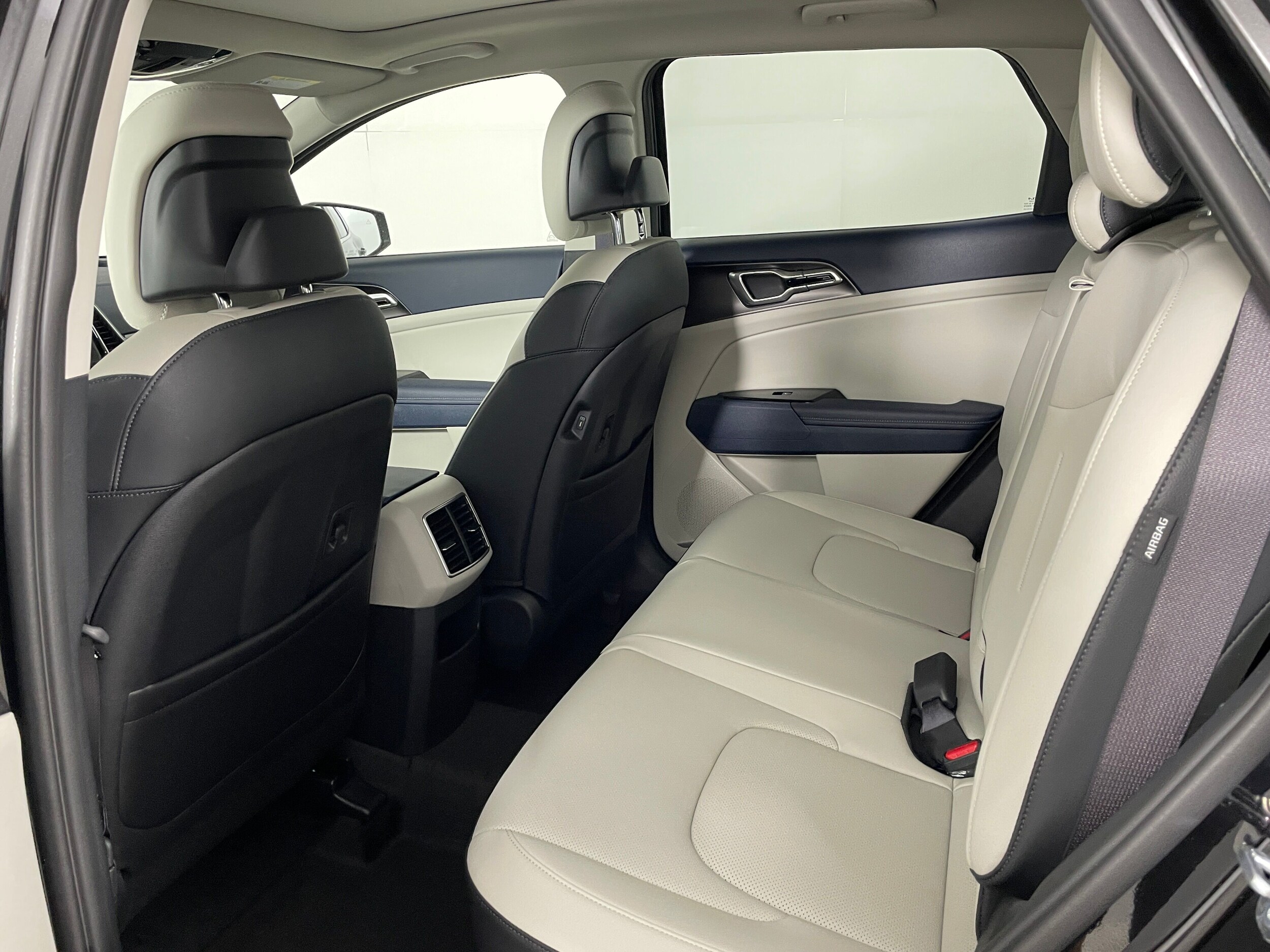 2025 Kia Sportage Hybrid EX photo 4