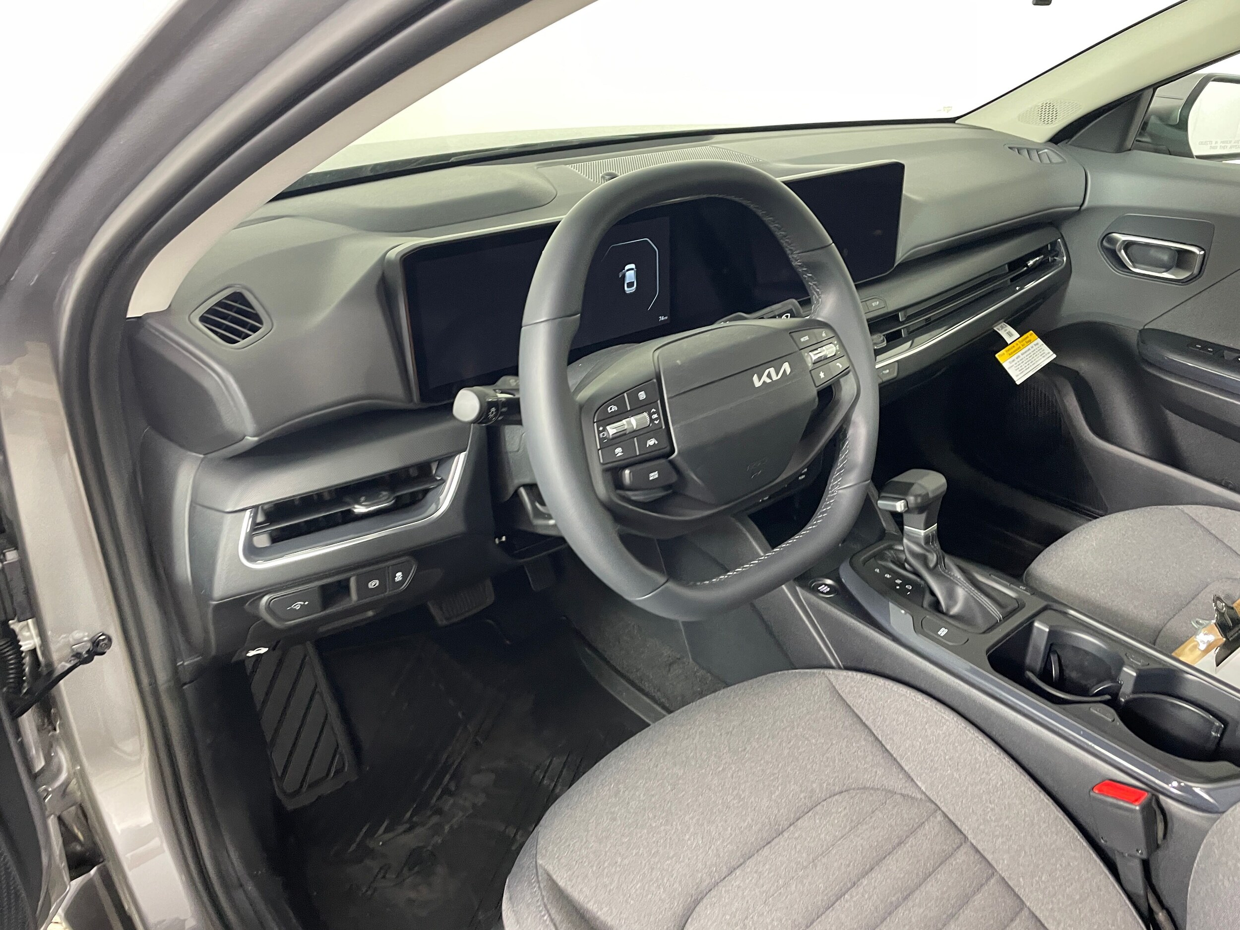2025 Kia K4 EX photo 3