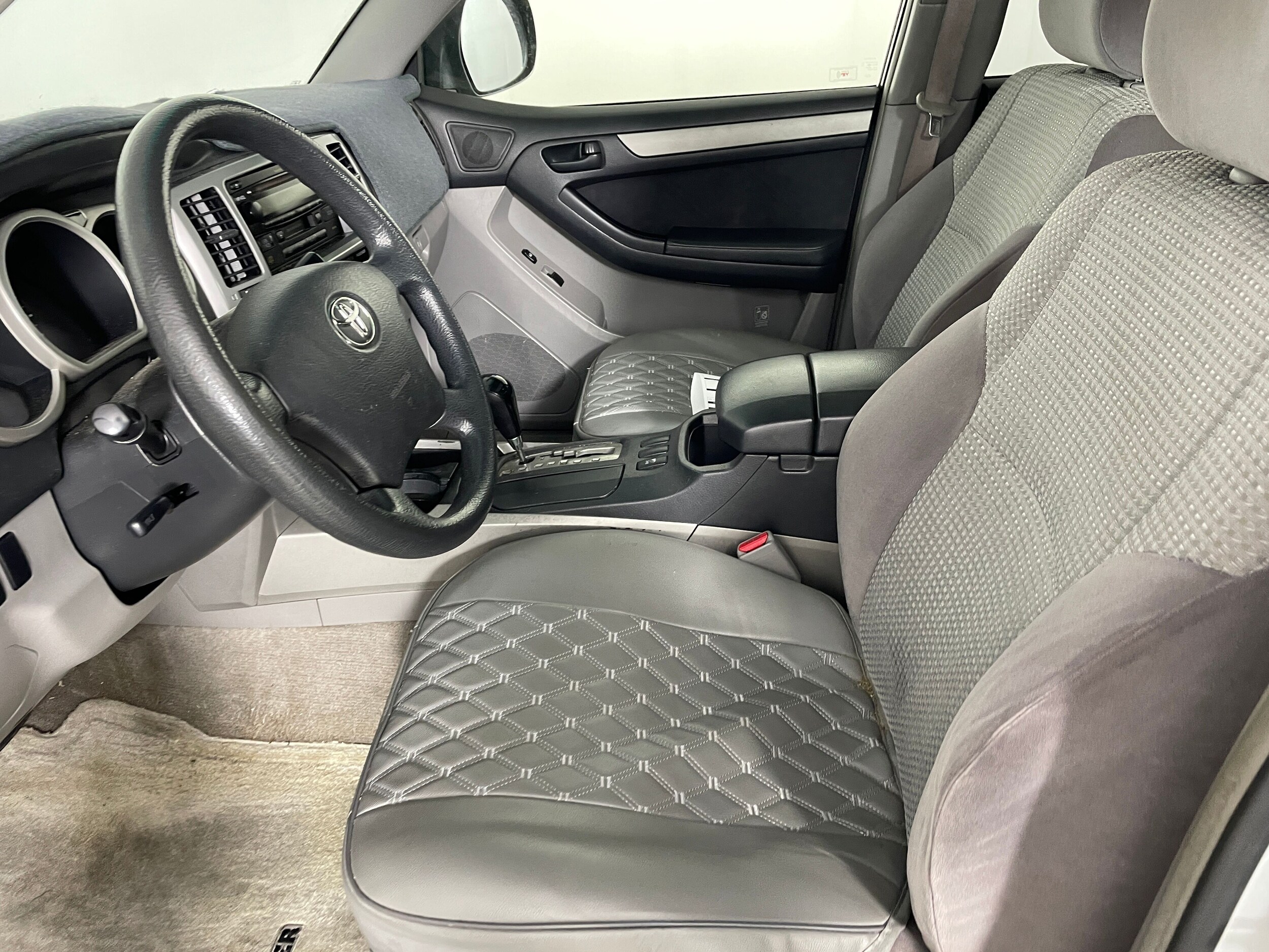 2004 Toyota 4Runner Limited photo 2