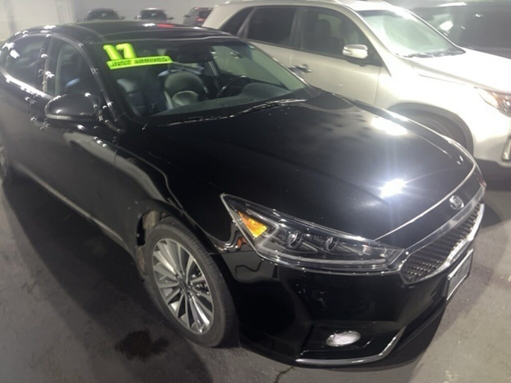Certified 2017 Kia Cadenza Premium Sedan