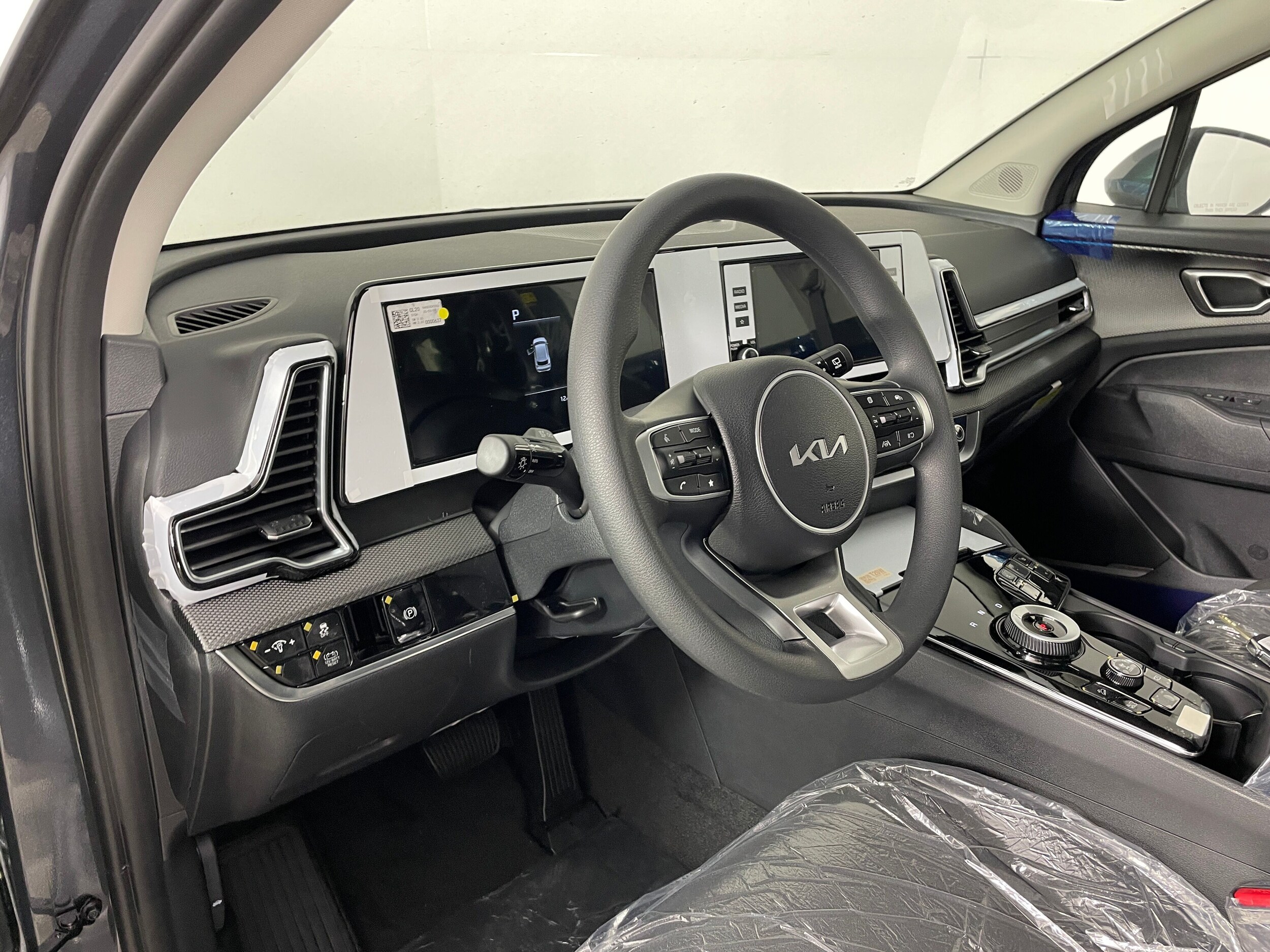 2025 Kia Sportage Hybrid LX photo 2