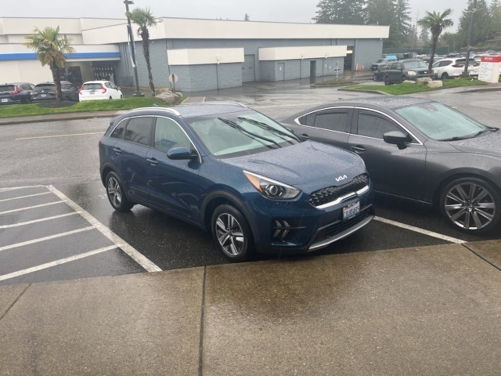Used 2022 Kia Niro Plug-In Hybrid LXS SUV