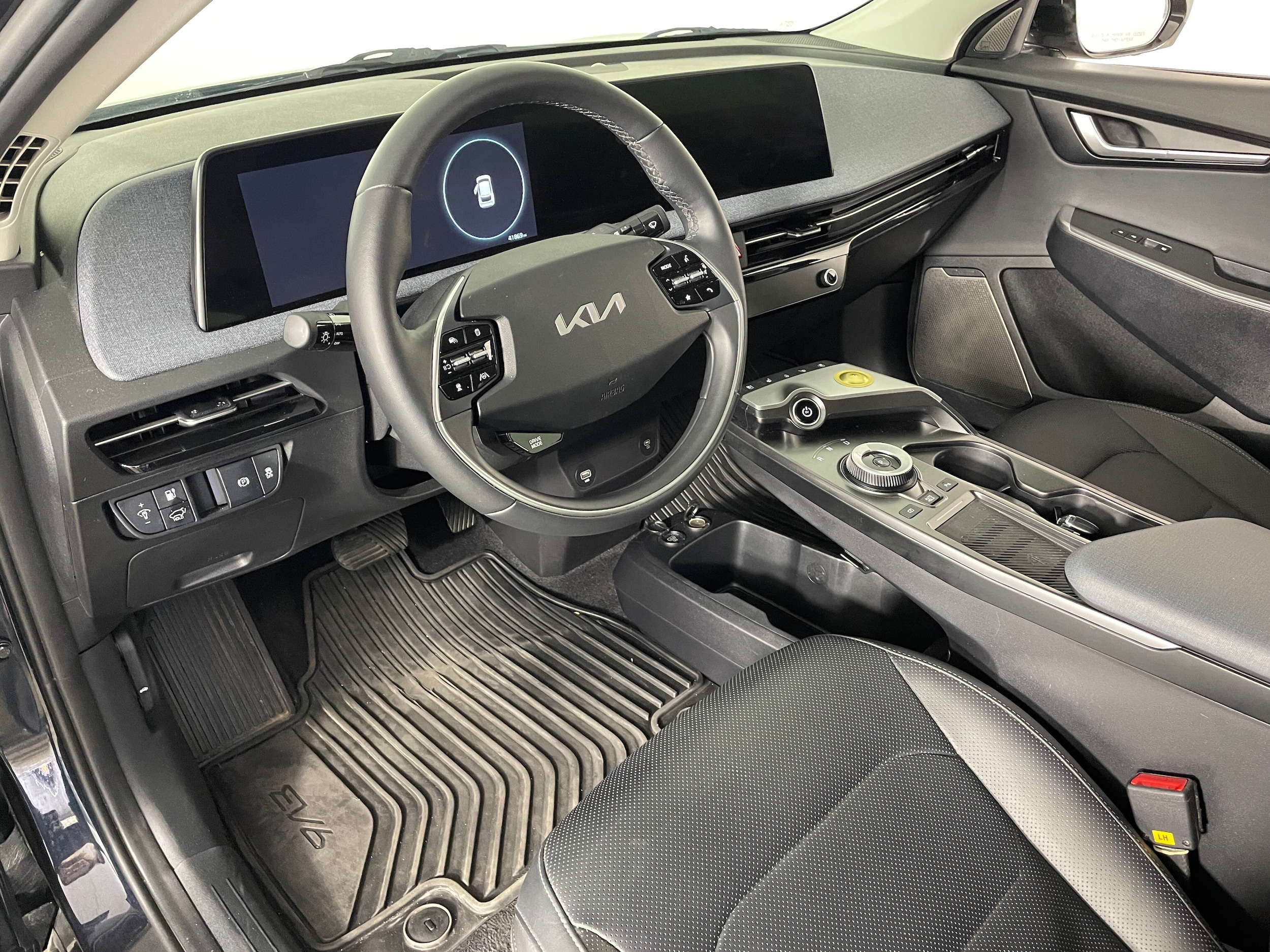 2023 Kia EV6 Wind photo 3