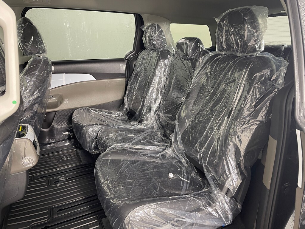 New 2026 Kia Carnival Hybrid LXS Van Passenger Van