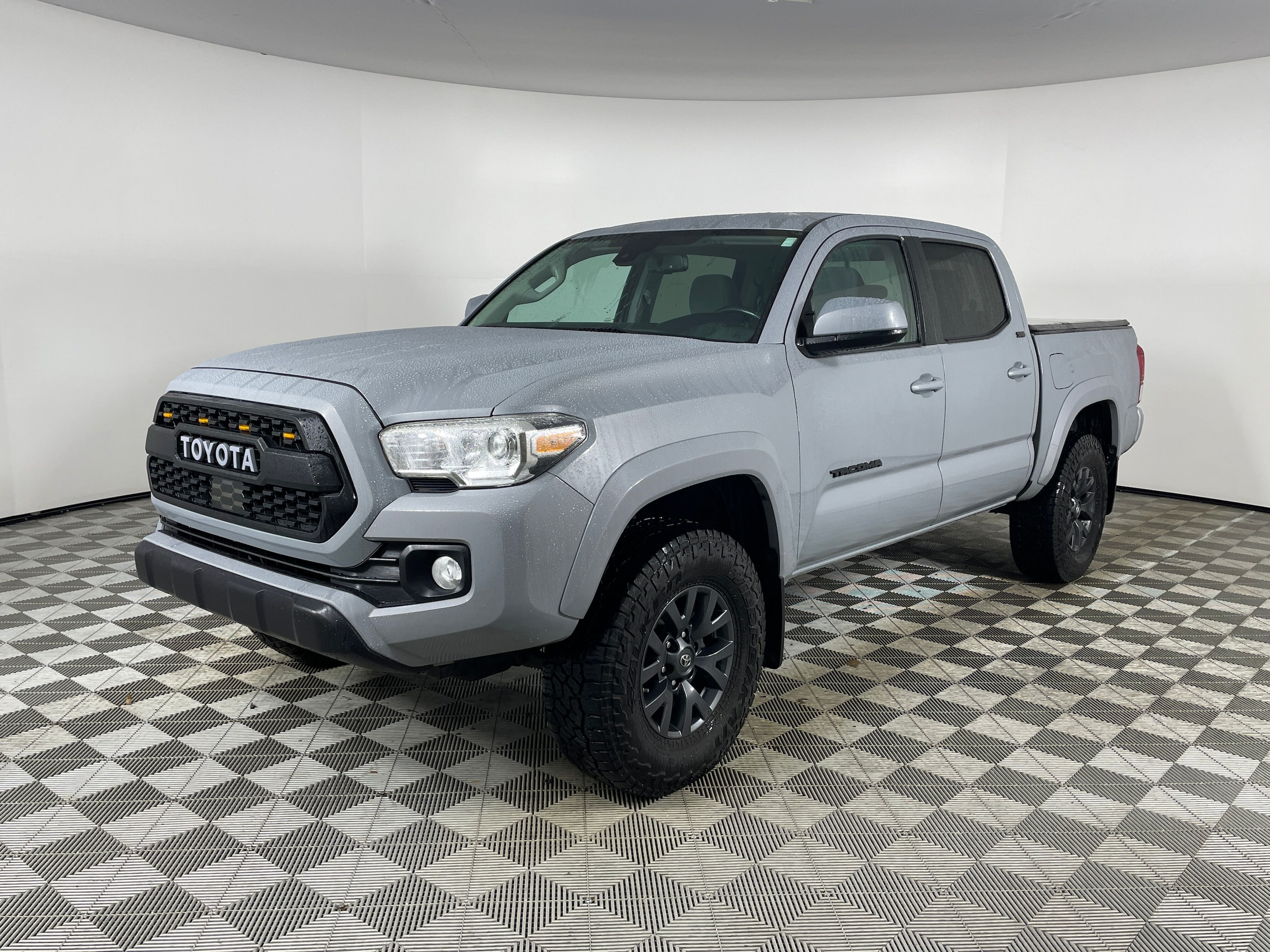 2021 Toyota Tacoma SR5's photo