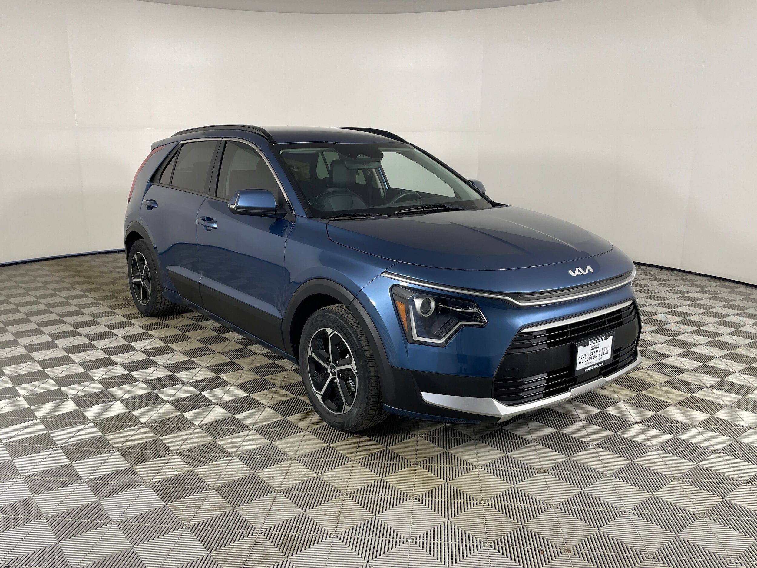 2023 Kia Niro EX HEV's photo