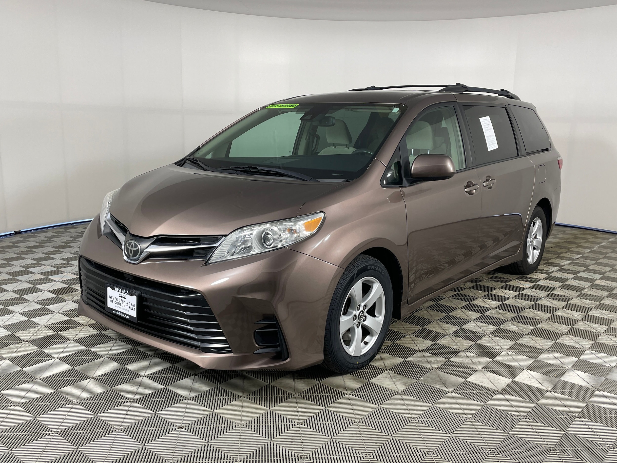 2018 Toyota Sienna Van Passenger Van 