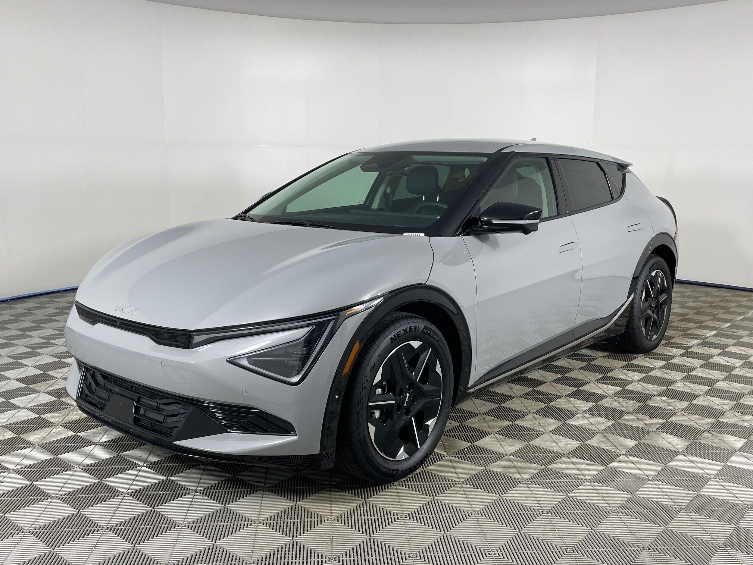 2025 Kia EV6 Wind's photo