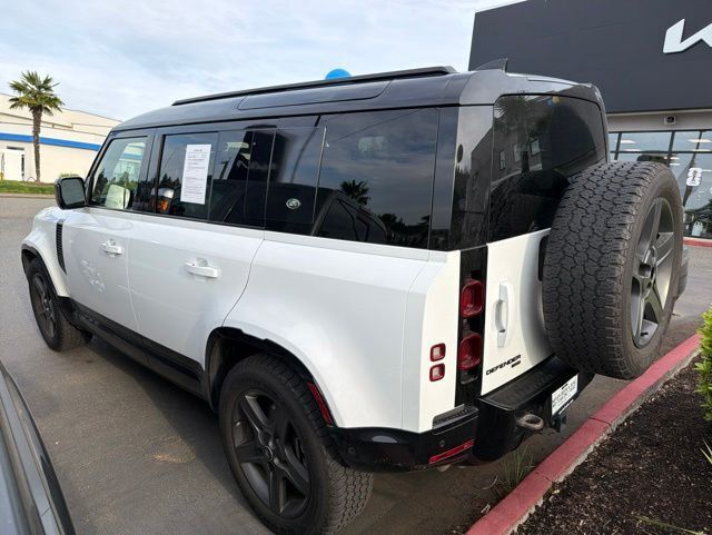 2023 Land Rover Defender X-Dynamic SE photo 2