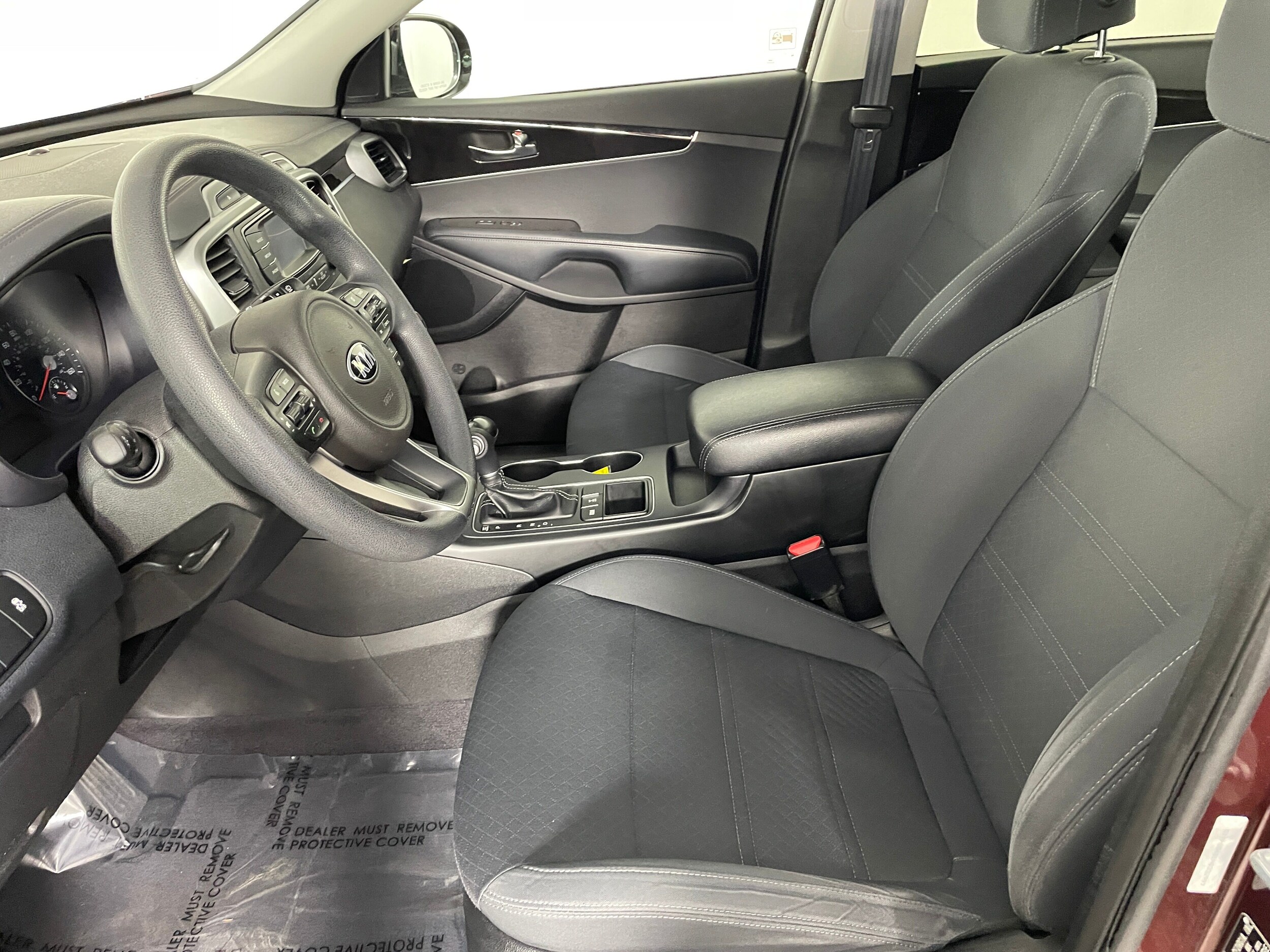 2017 Kia Sorento LX photo 2
