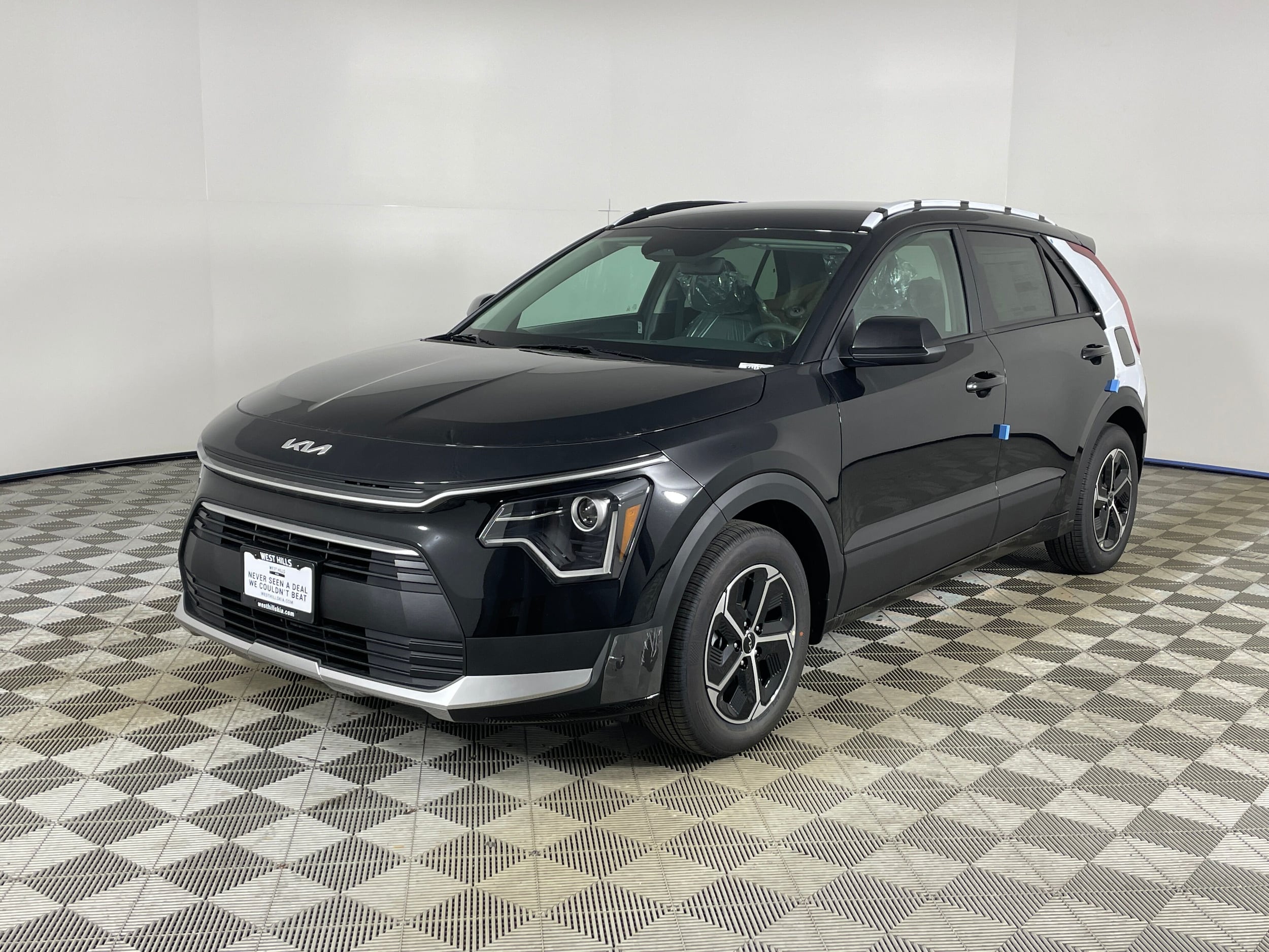 2026 Kia Niro LX HEV's photo
