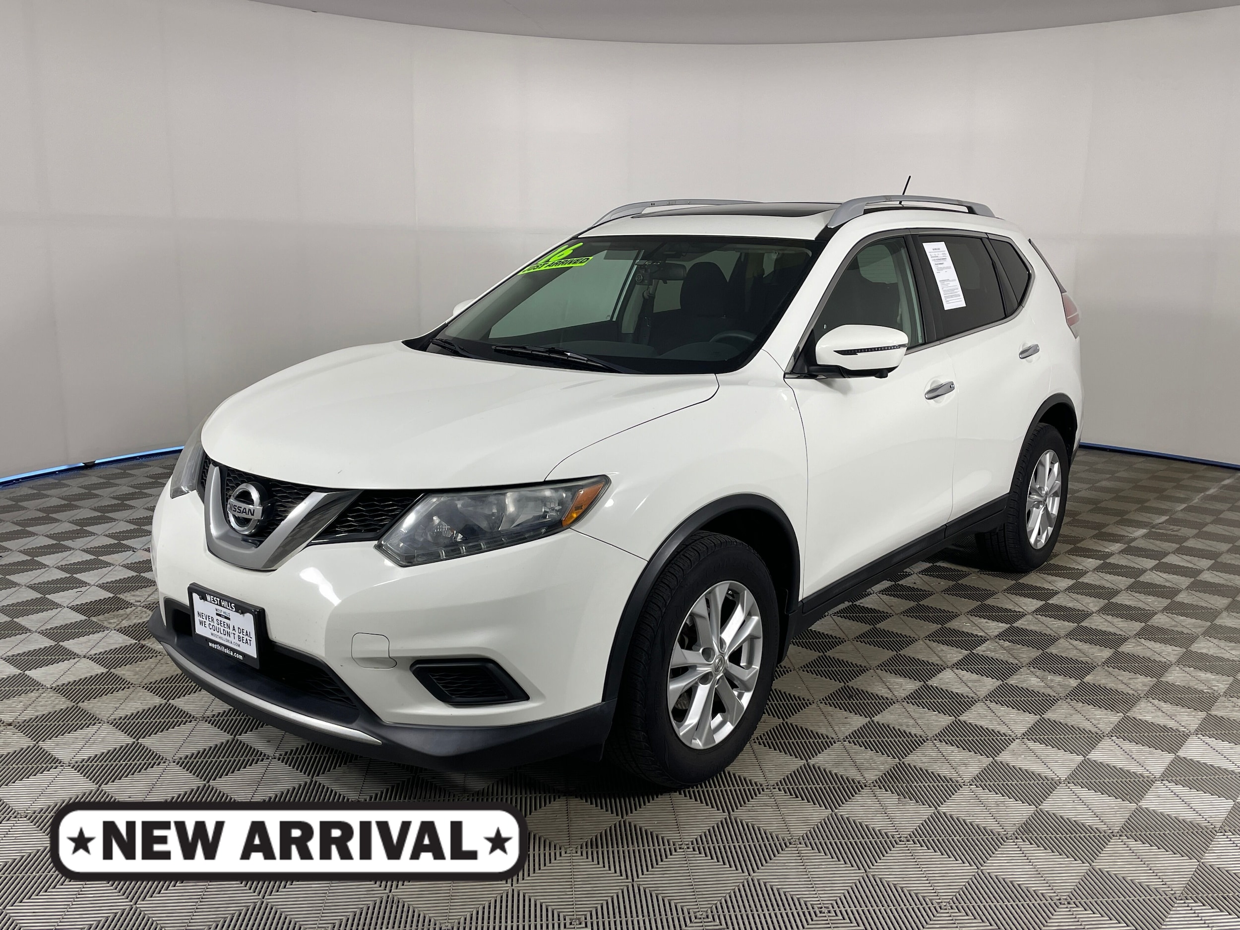 2016 Nissan Rogue SV AWD's photo