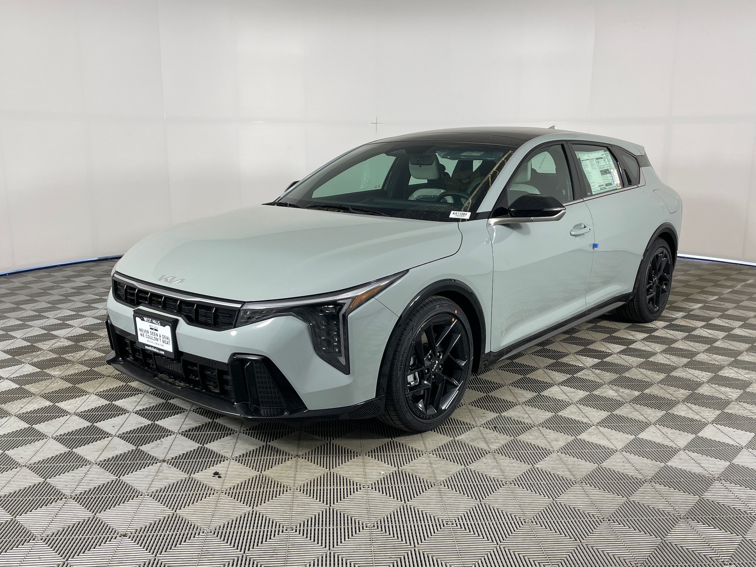 2026 Kia K4 GT-Line Turbo AT Hatchback's photo