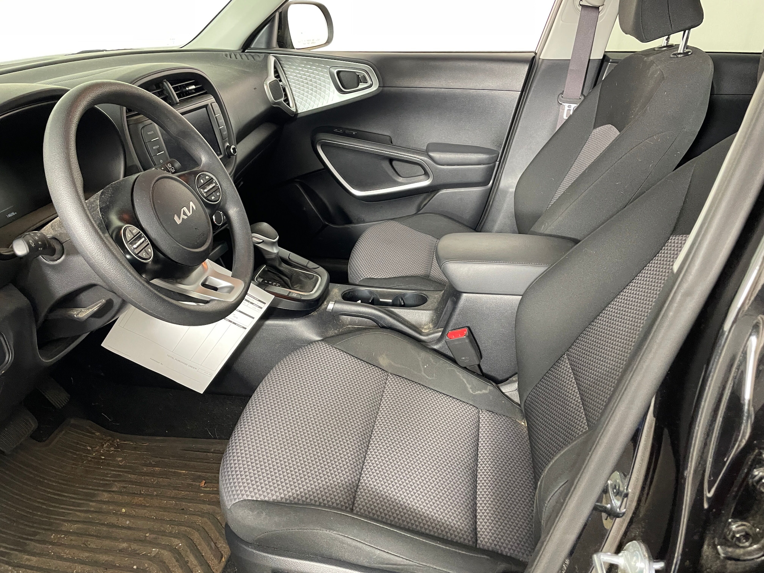 2024 Kia Soul LX photo 2