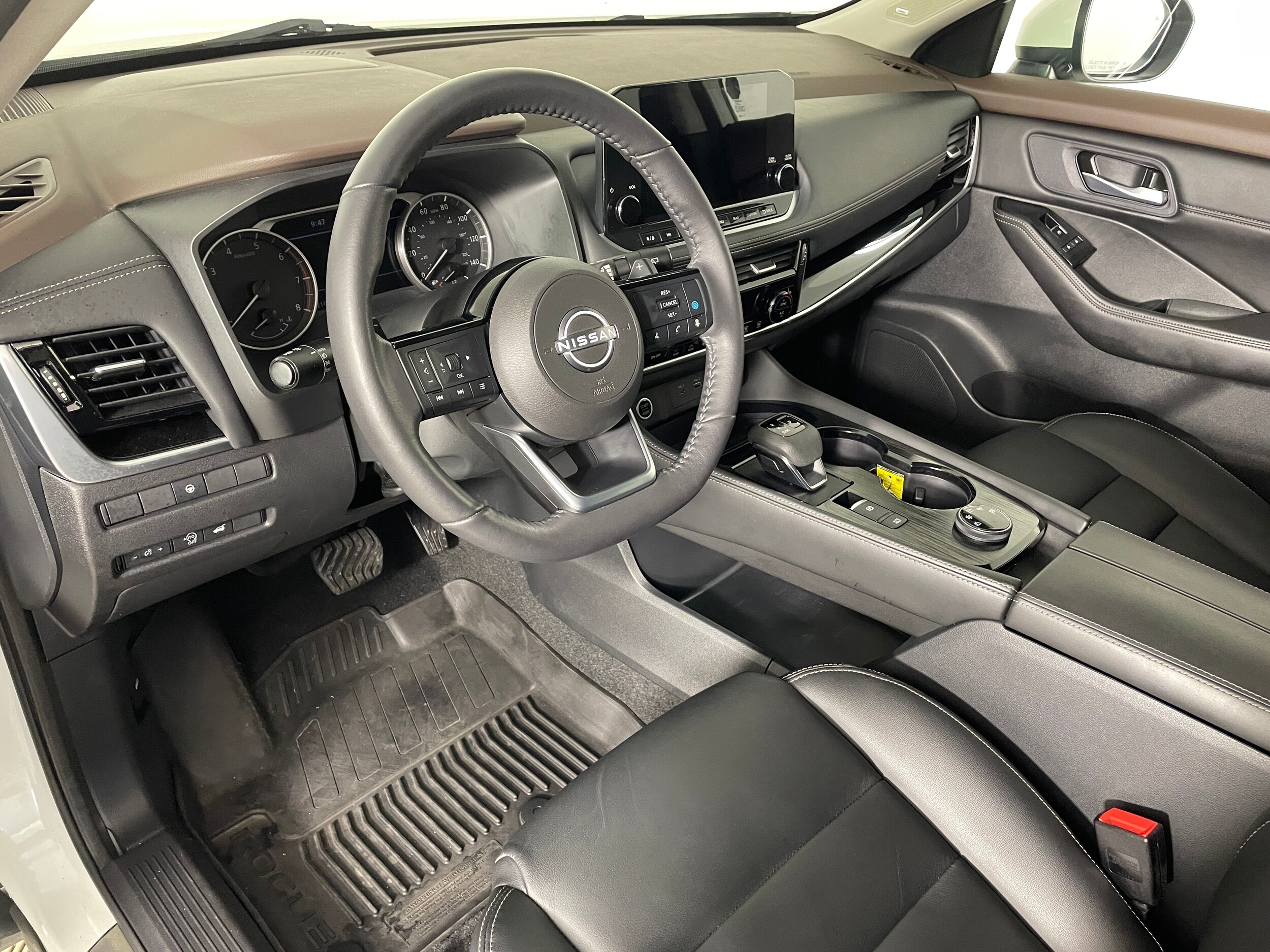 2023 Nissan Rogue SL photo 2