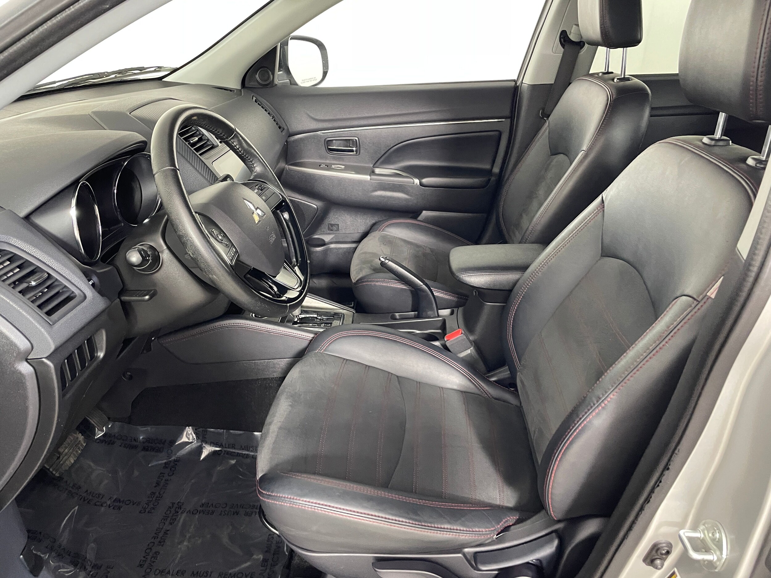 2018 Mitsubishi Outlander Sport SE photo 2