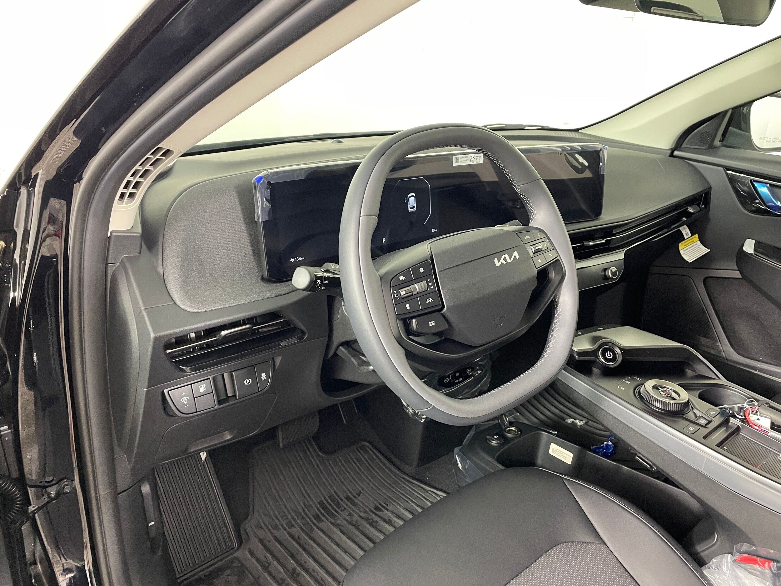 2025 Kia EV6 Light photo 2