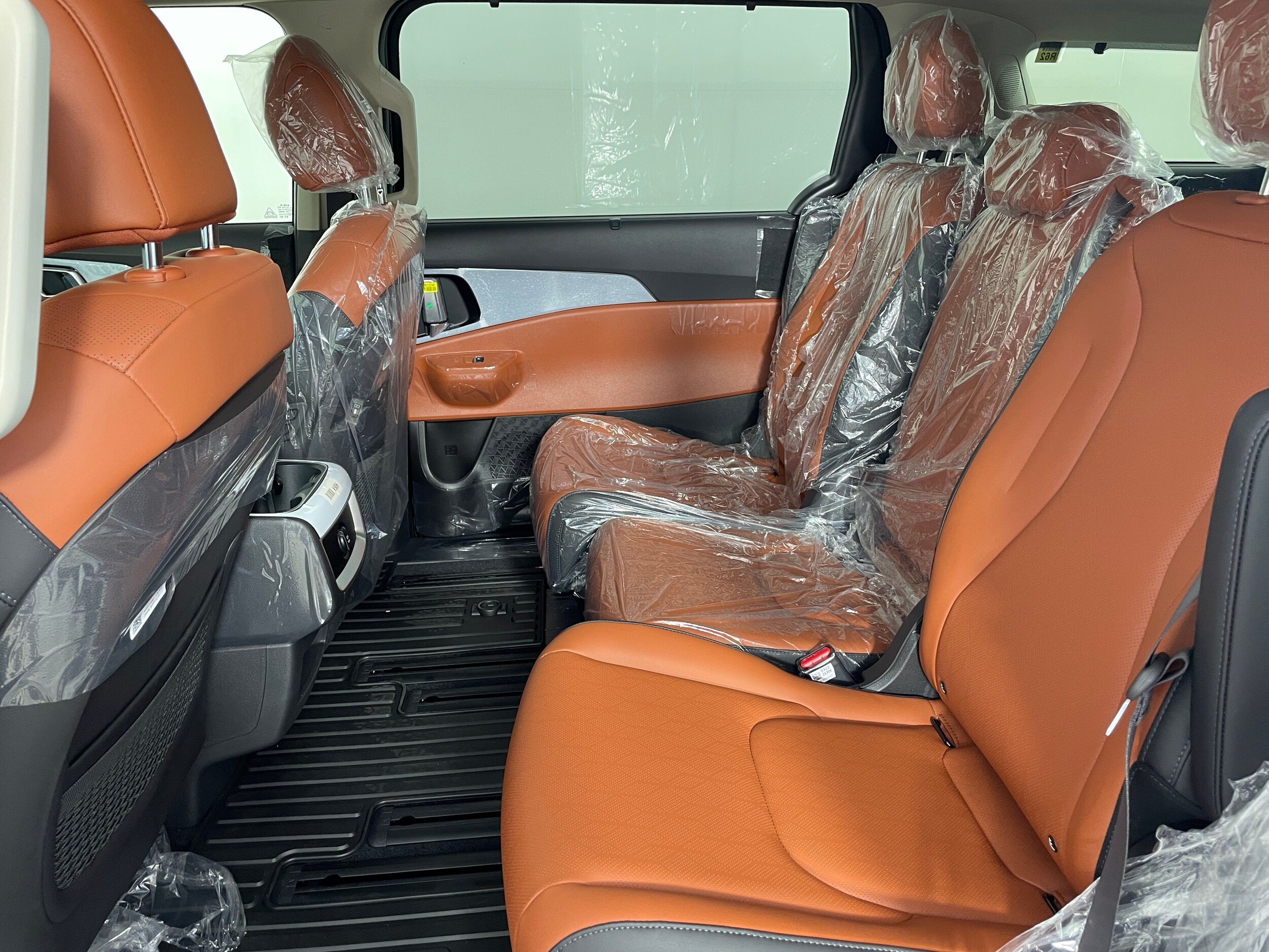 2026 Kia Carnival EX photo 3
