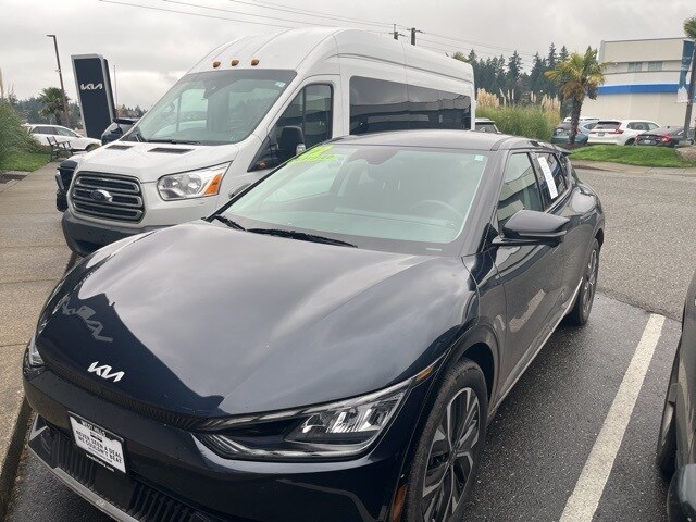 2022 Kia EV6 Wind photo 3