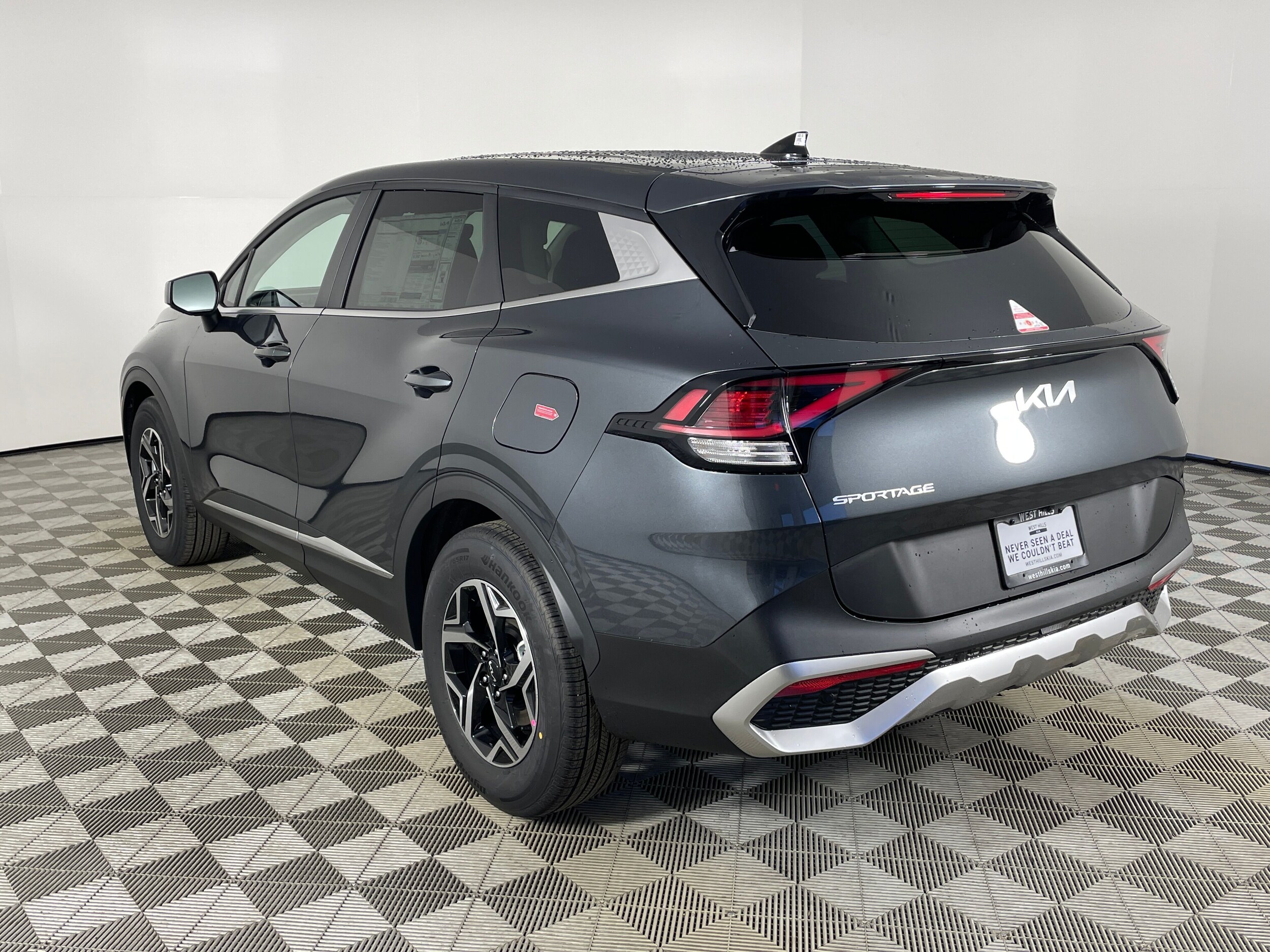 2025 Kia Sportage LX photo 4