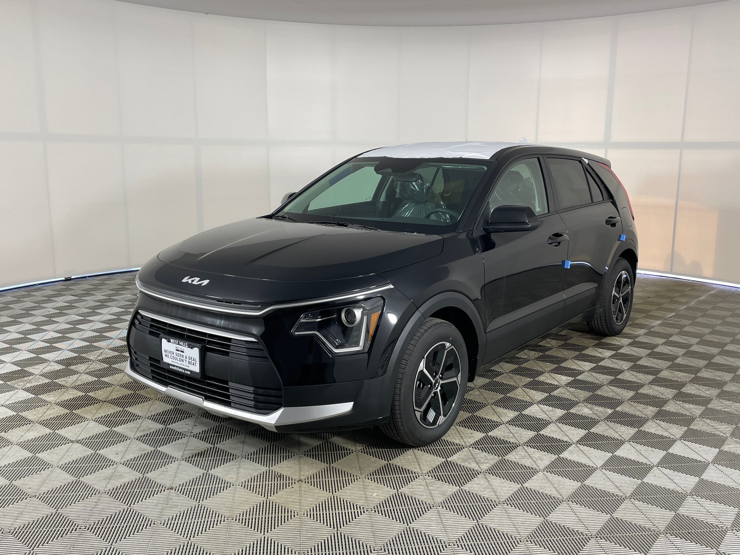 2026 Kia Niro LX HEV's photo