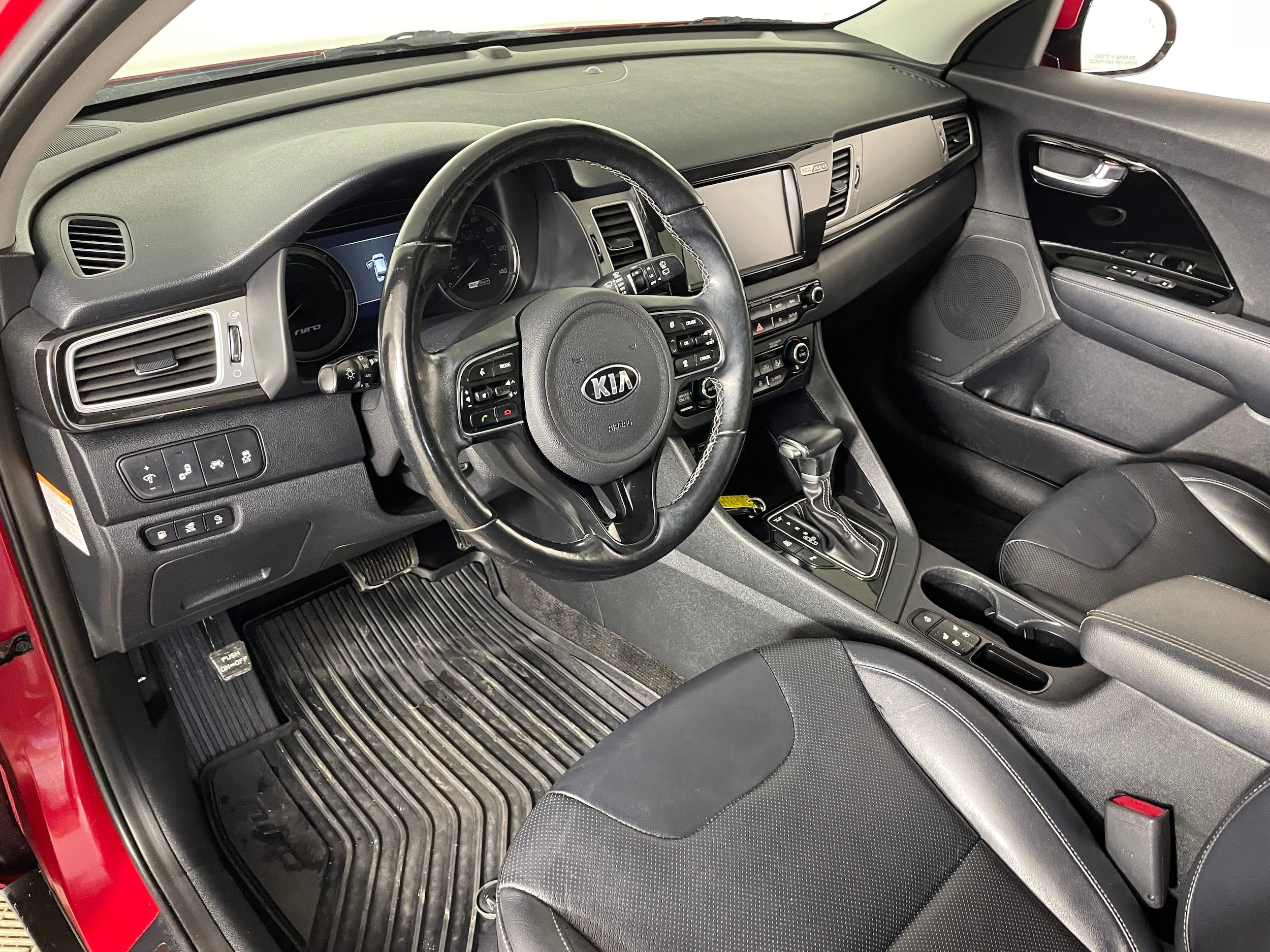 2019 Kia Niro Plug-In Hybrid EX Premium photo 2