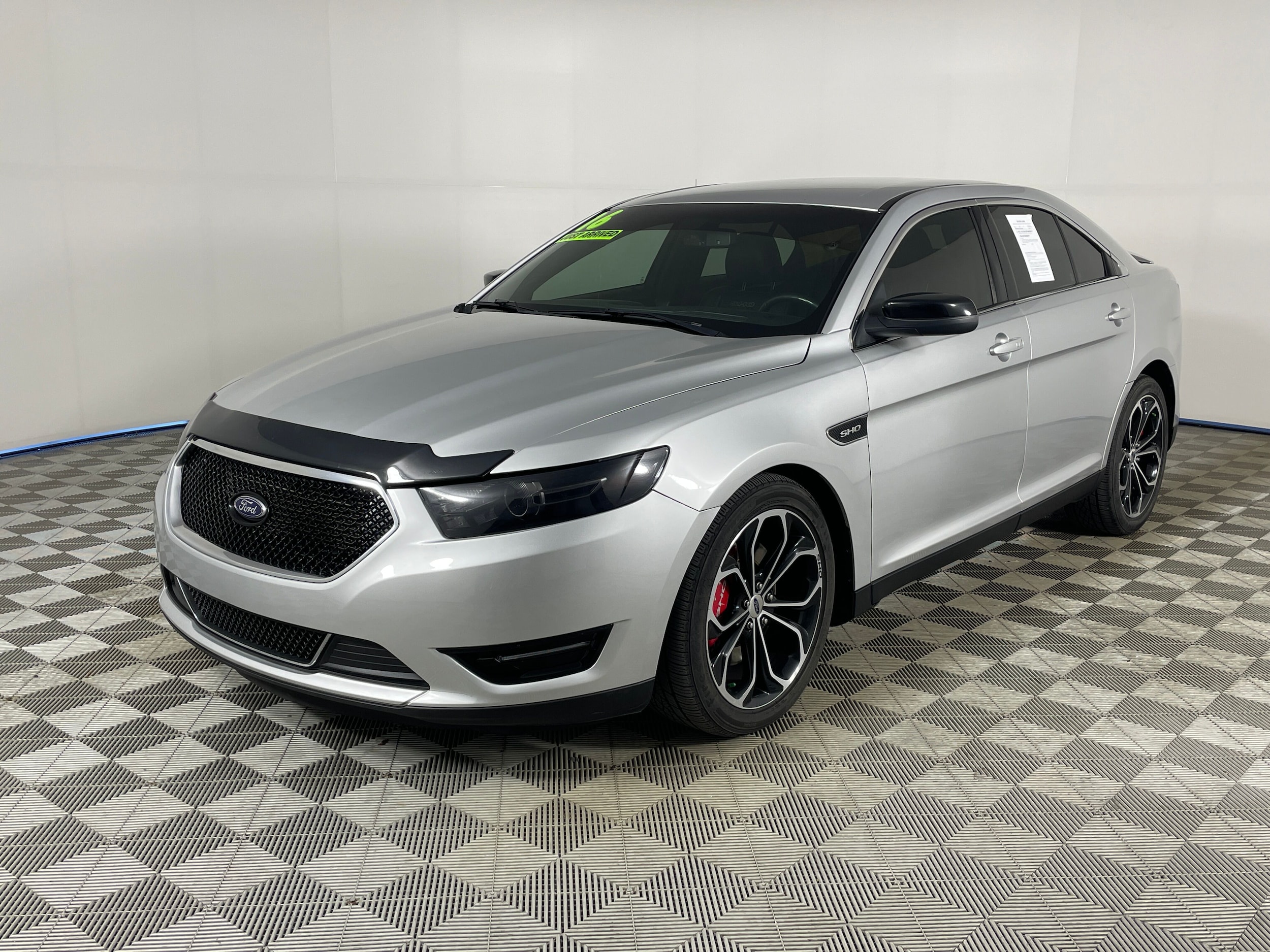 2016 Ford Taurus SHO AWD's photo