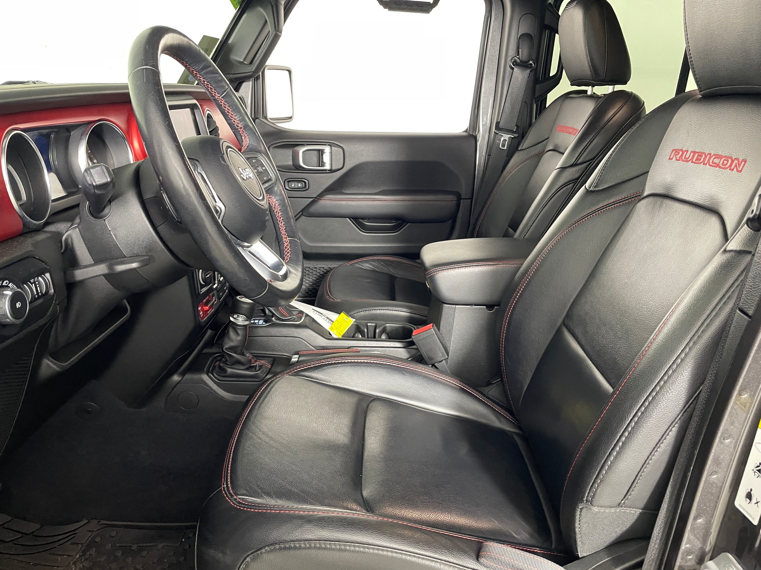 2019 Jeep Wrangler Unlimited Rubicon photo 2