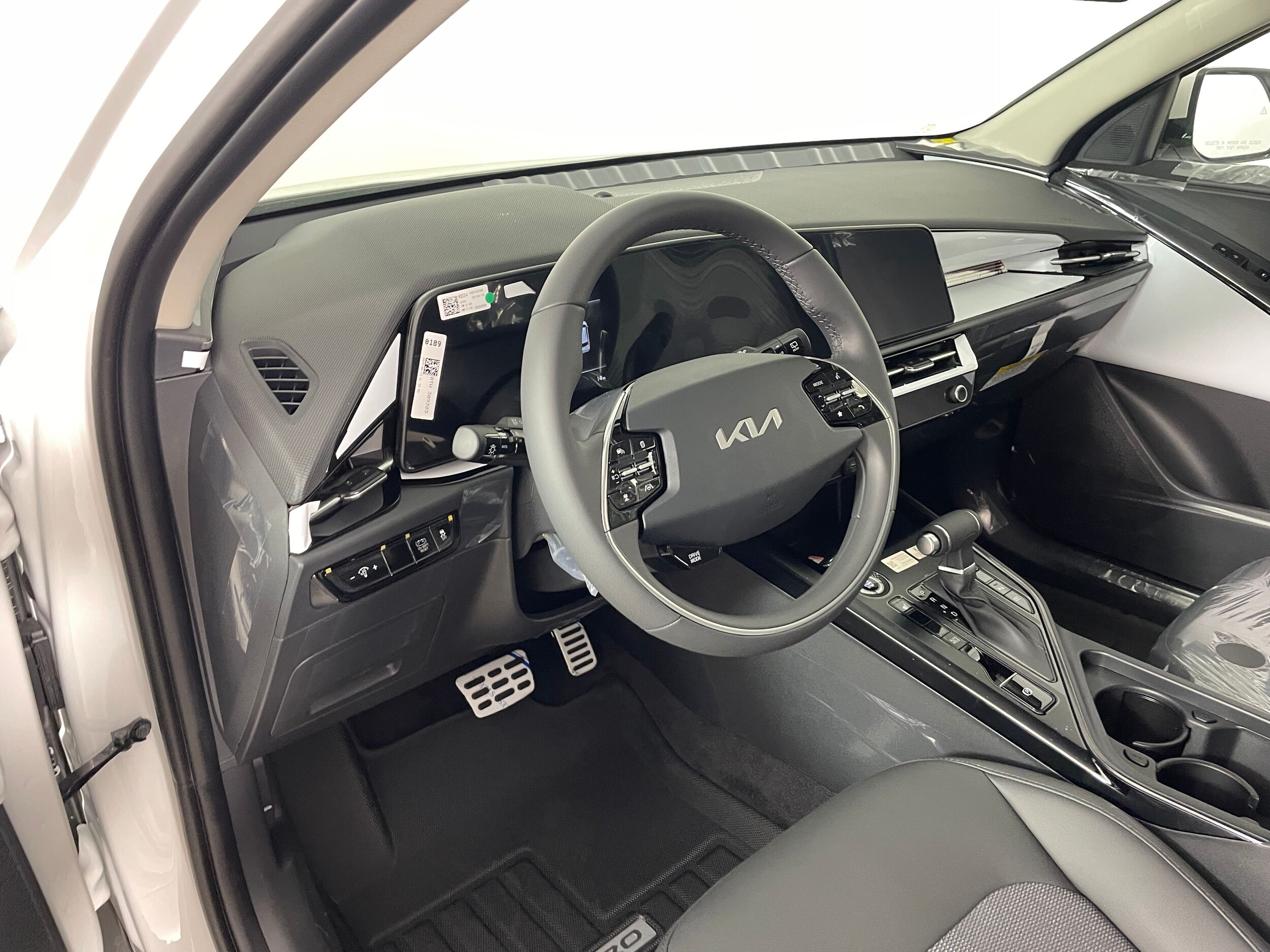 2025 Kia Niro EX Touring photo 2