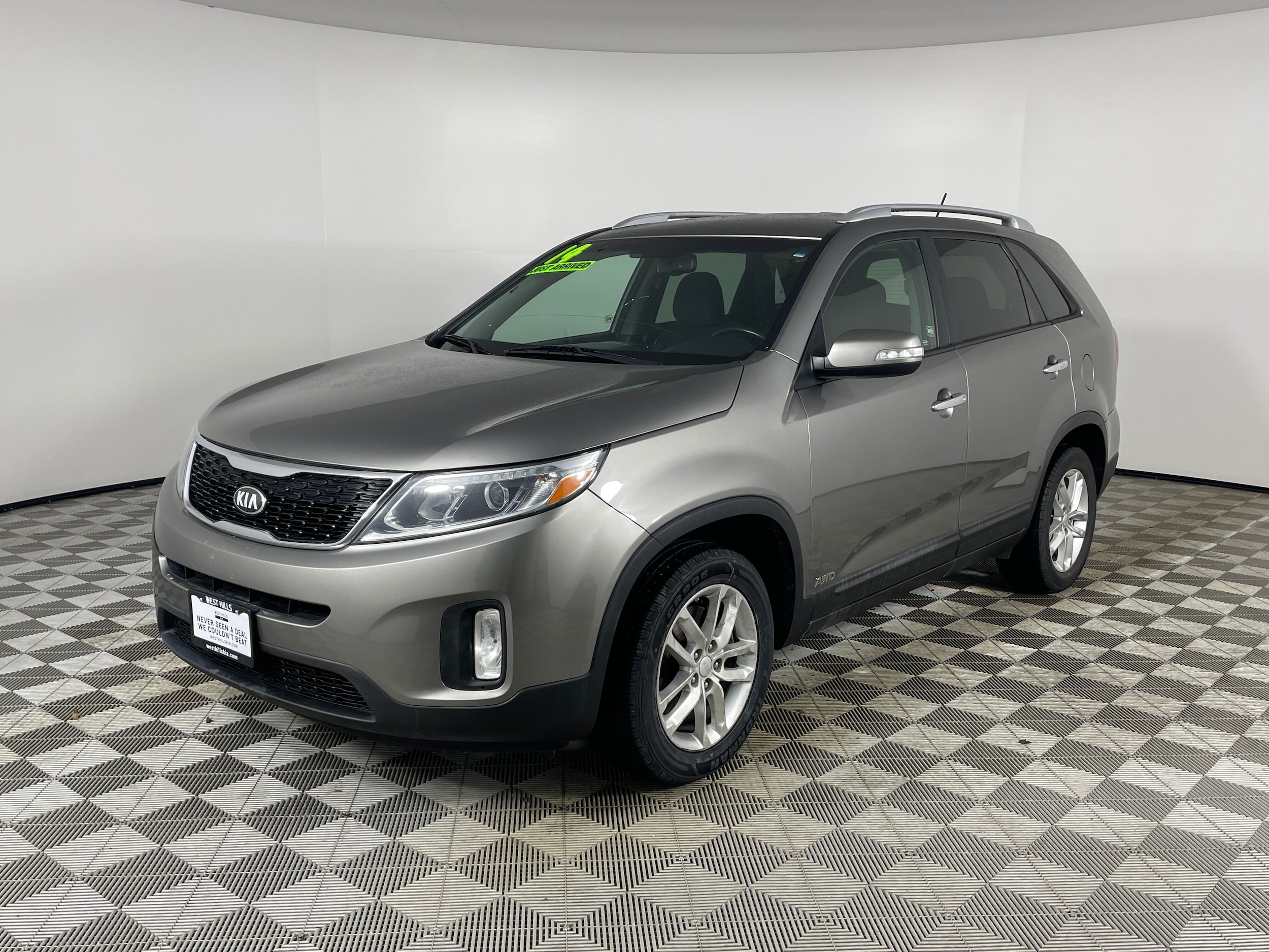 2014 Kia Sorento LX's photo