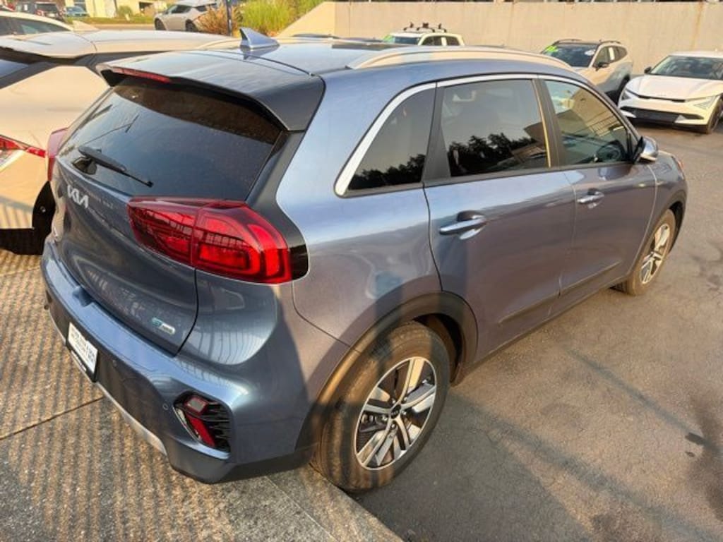 Certified 2022 Kia Niro EX Premium SUV
