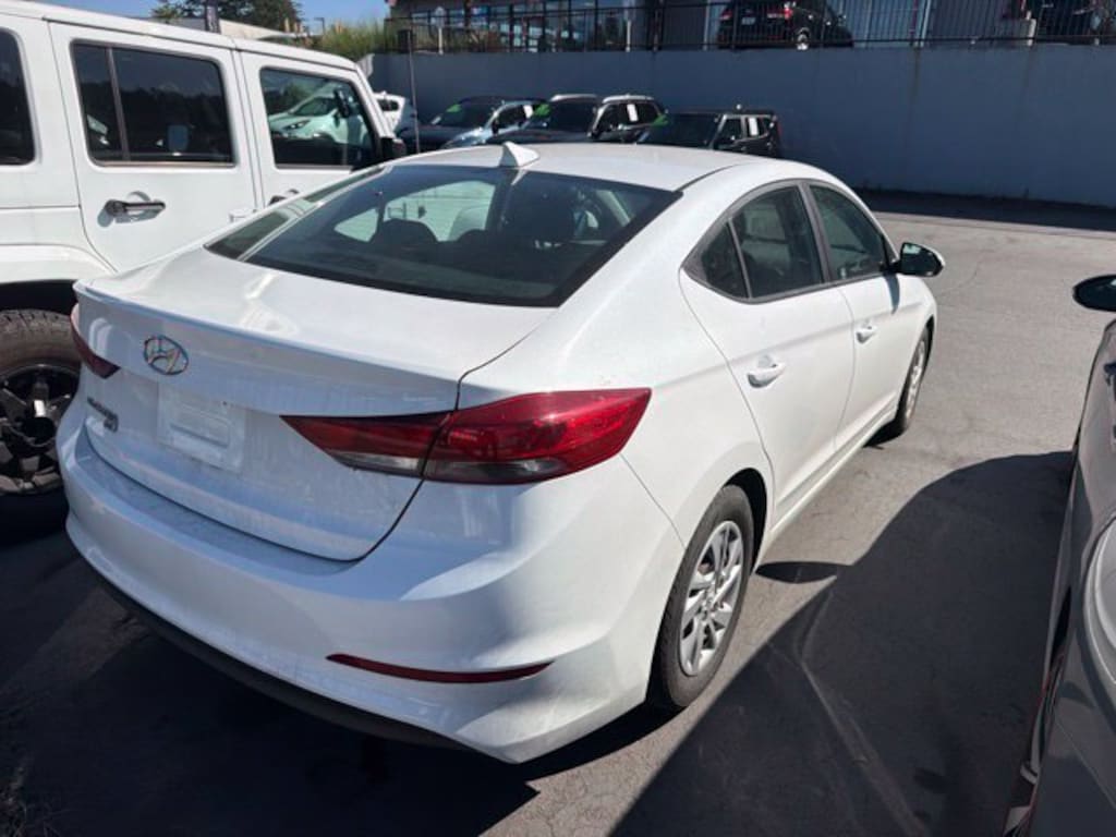 Used 2018 Hyundai Elantra SE Sedan