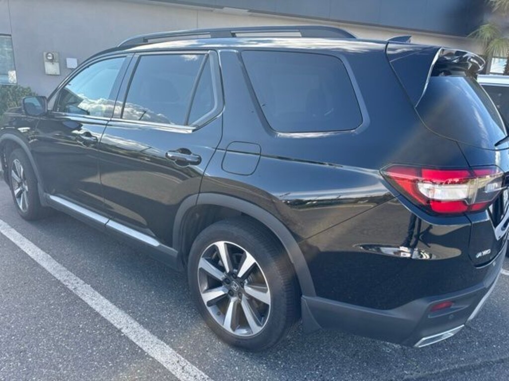 Used 2023 Honda Pilot Touring SUV