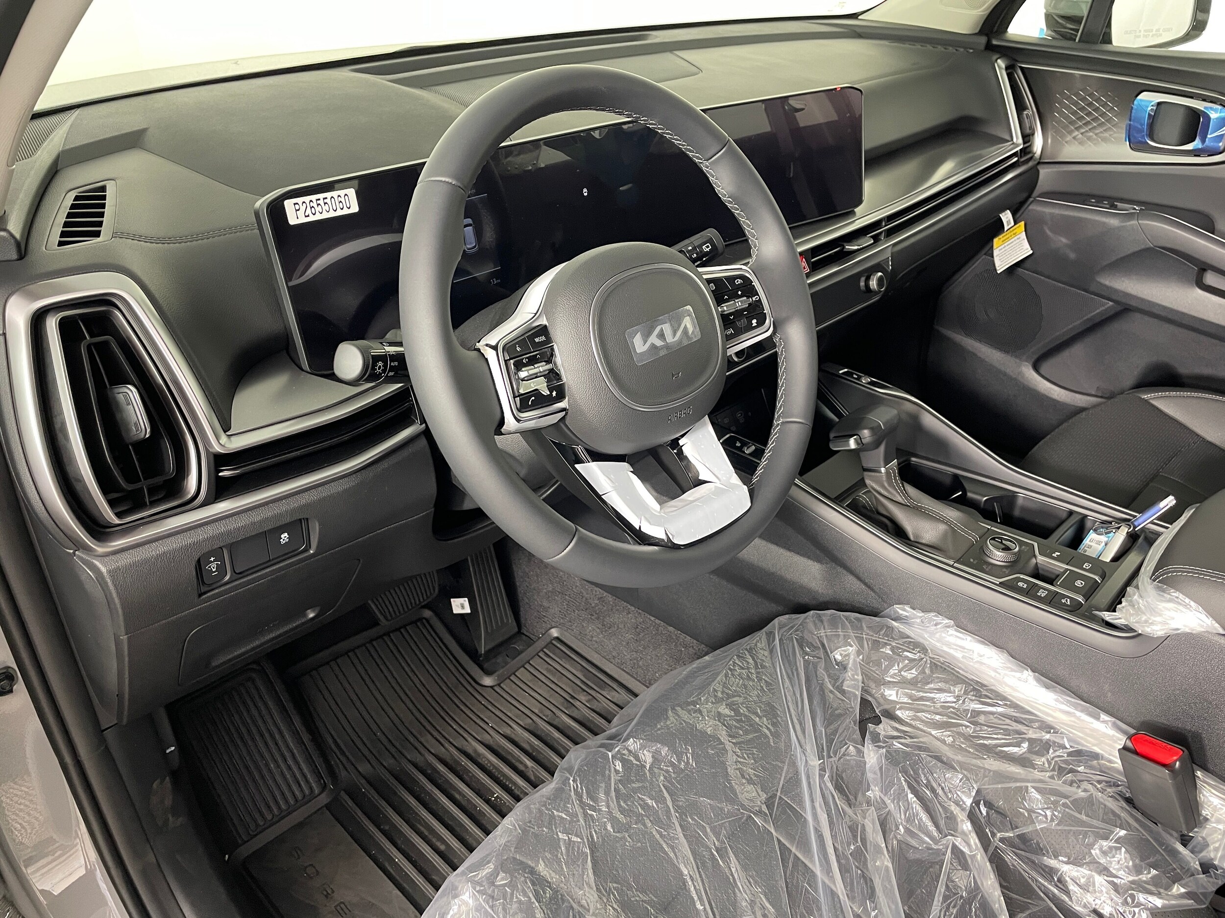 2025 Kia Sorento S photo 2