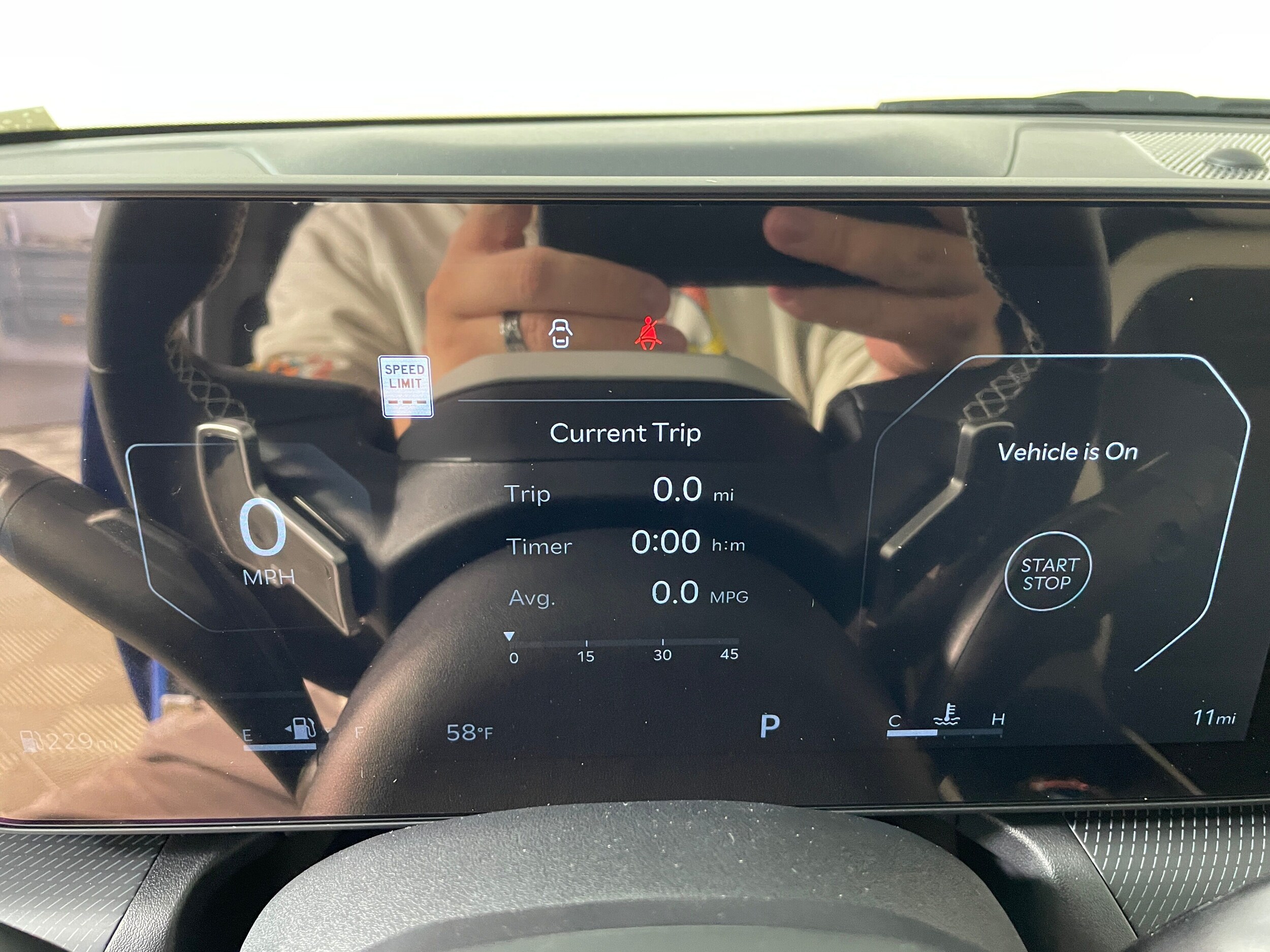 2025 Kia K4 GT-Line photo 3