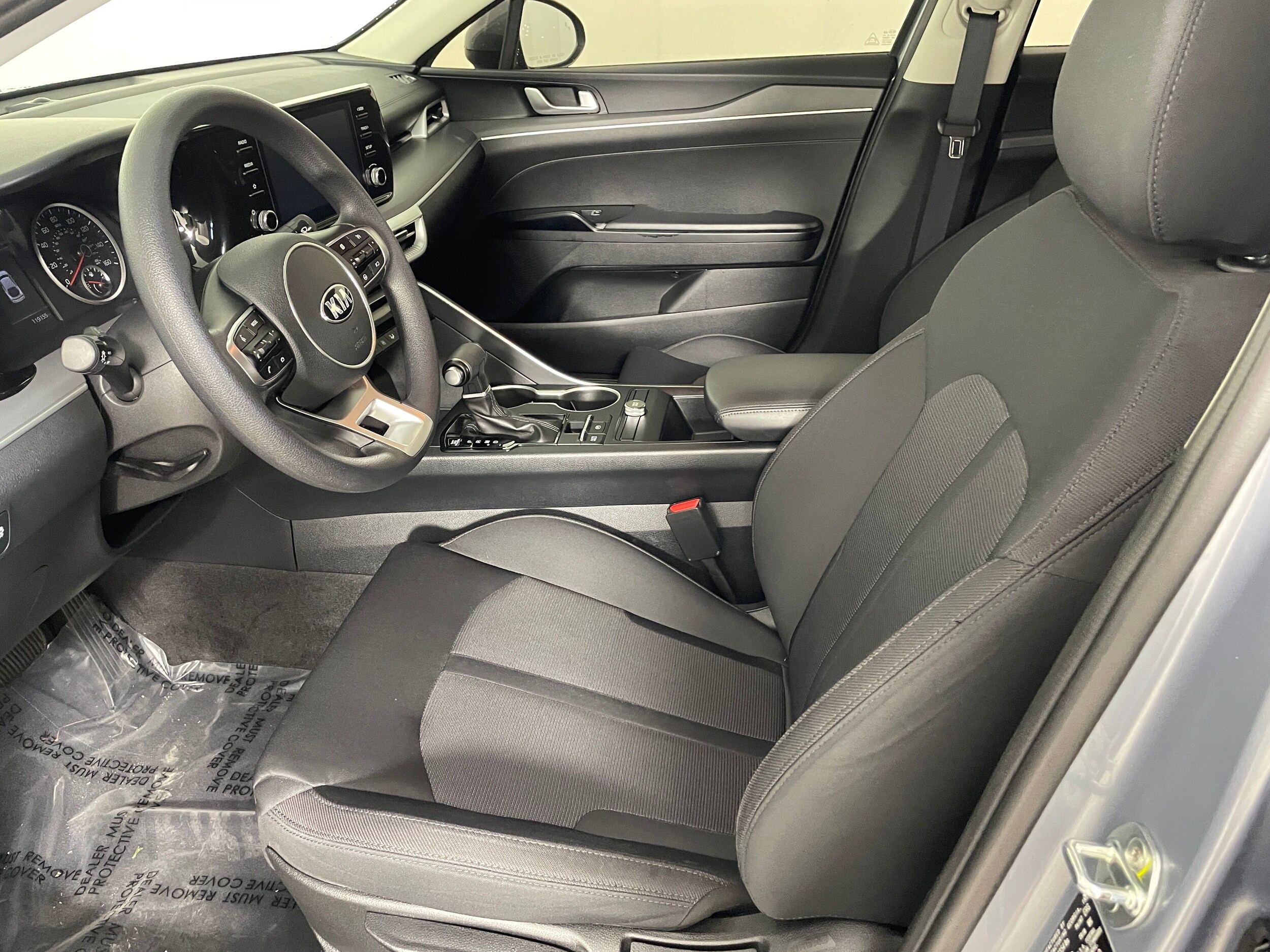 2021 Kia K5 LXS photo 2