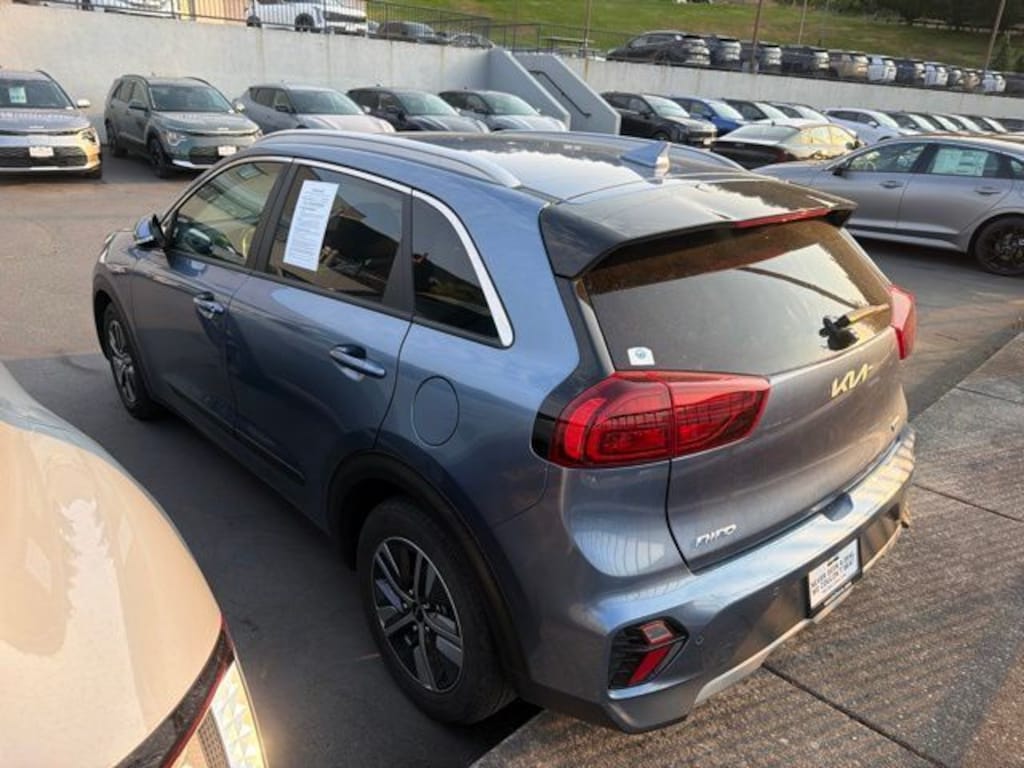 Certified 2022 Kia Niro EX Premium SUV