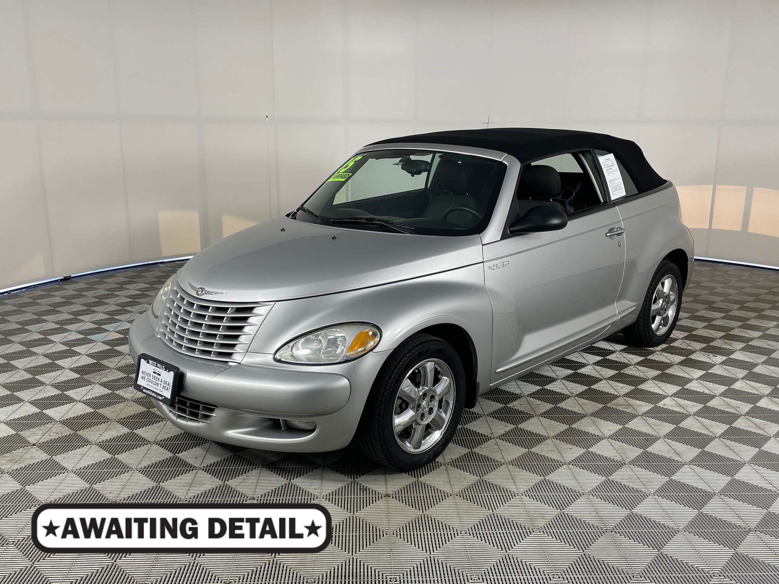 2005 Chrysler PT Cruiser Touring Convertible's photo