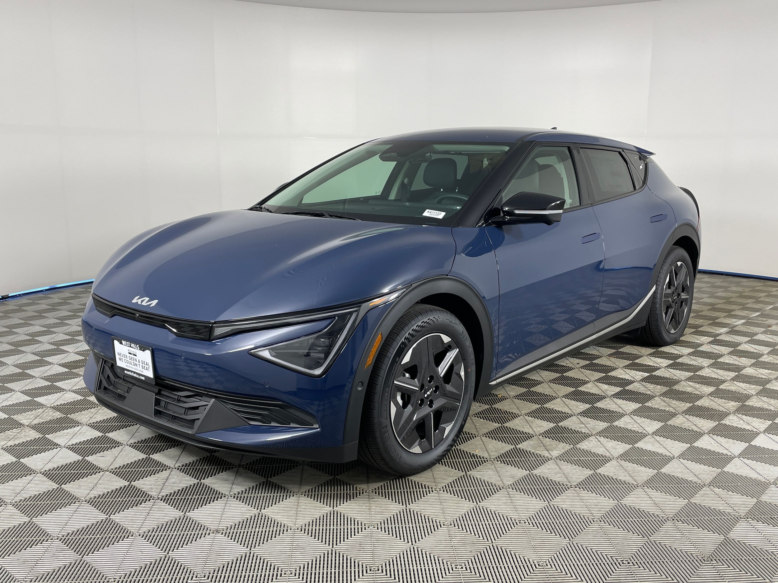 2025 Kia EV6 Light L/R's photo