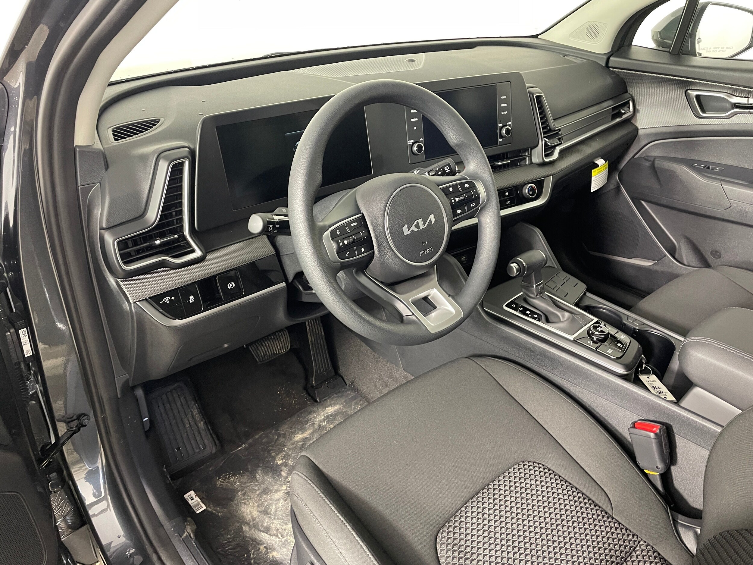 2025 Kia Sportage LX photo 3
