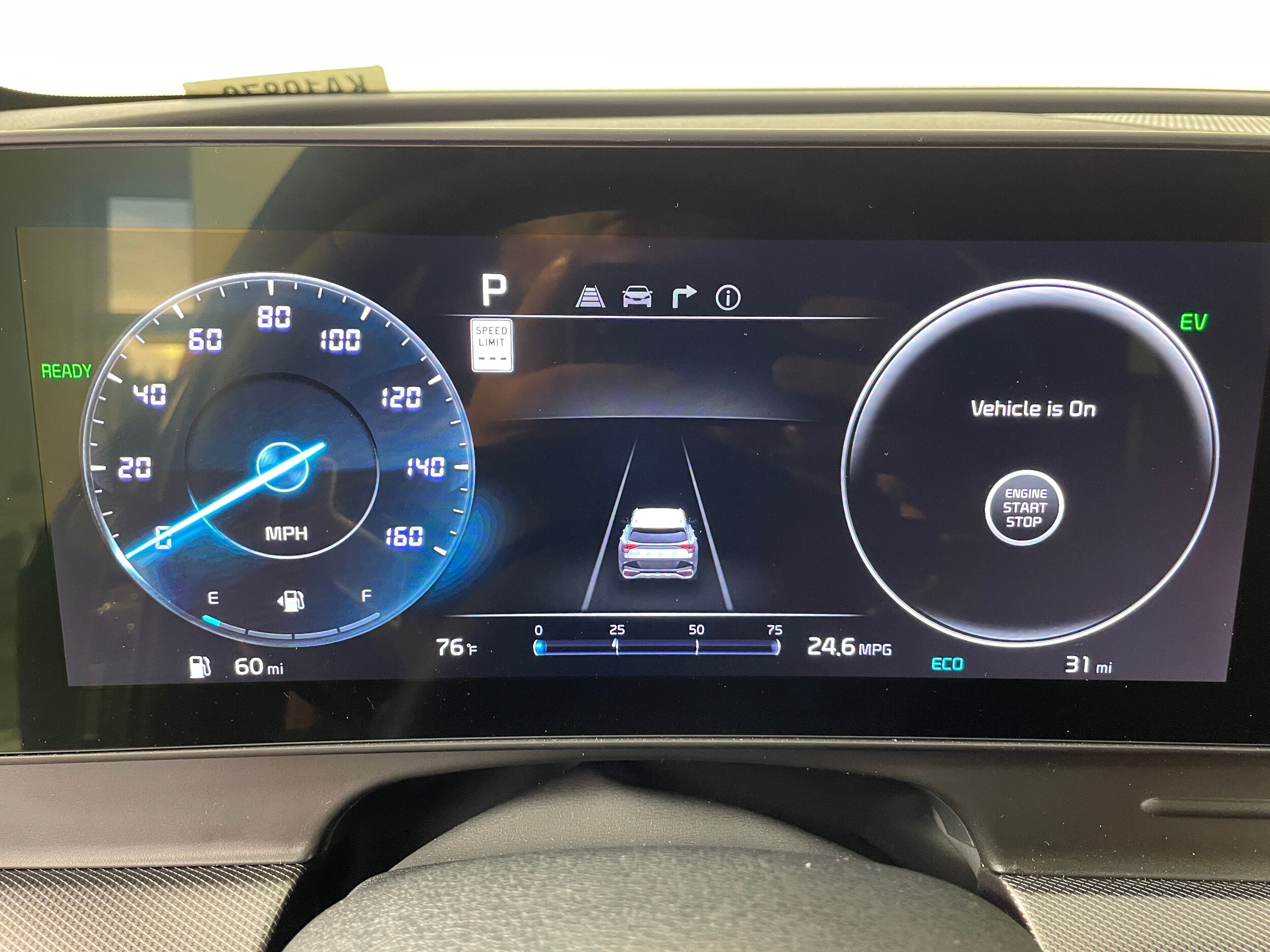 2025 Kia Sportage Hybrid photo 2