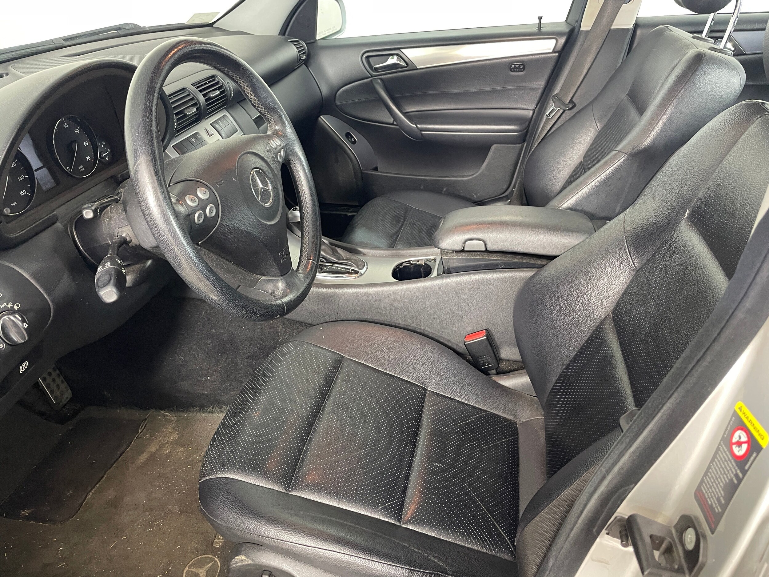 2005 Mercedes Benz C 230 Sedan photo 2