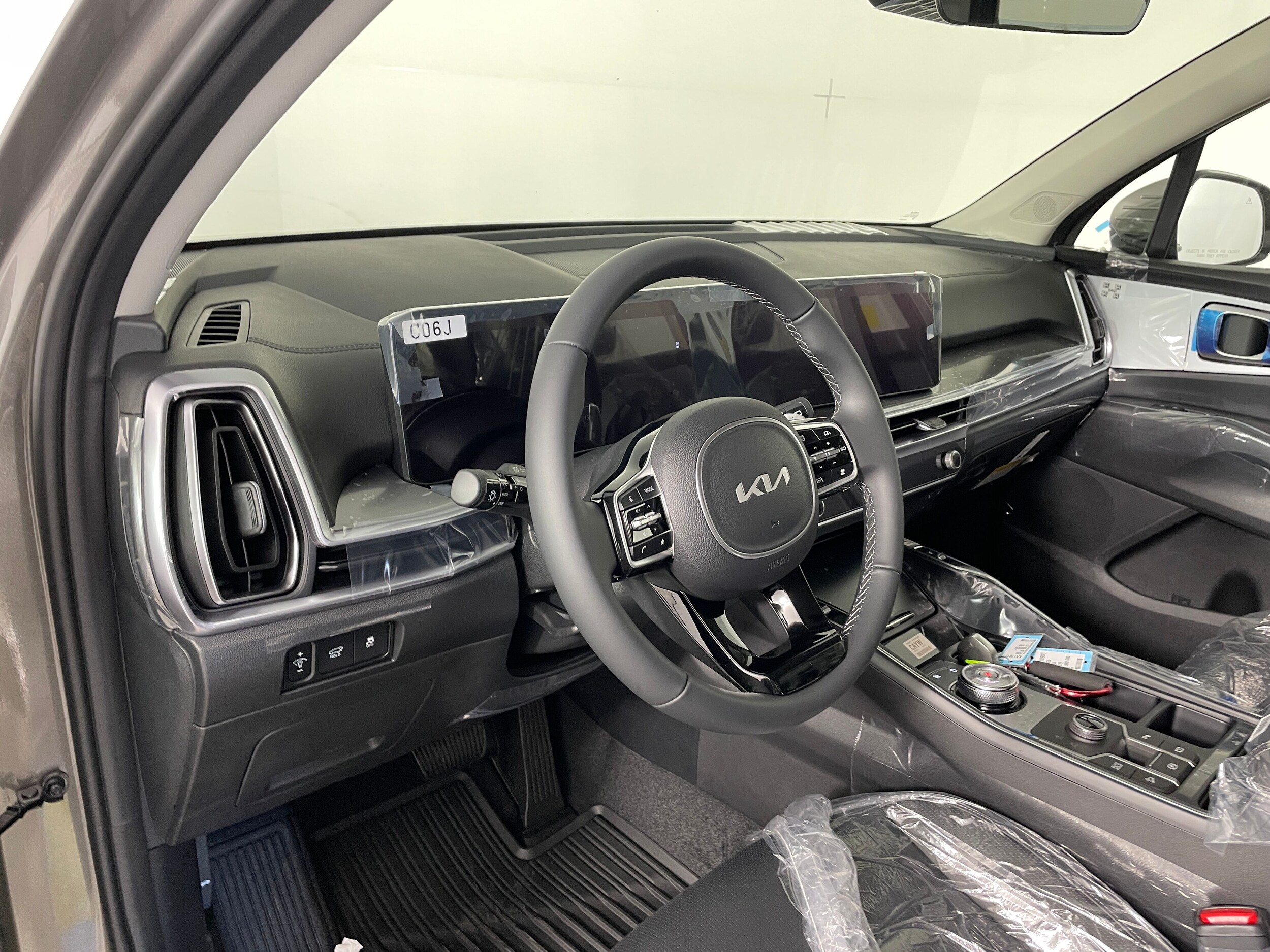 2025 Kia Sorento Hybrid EX photo 2