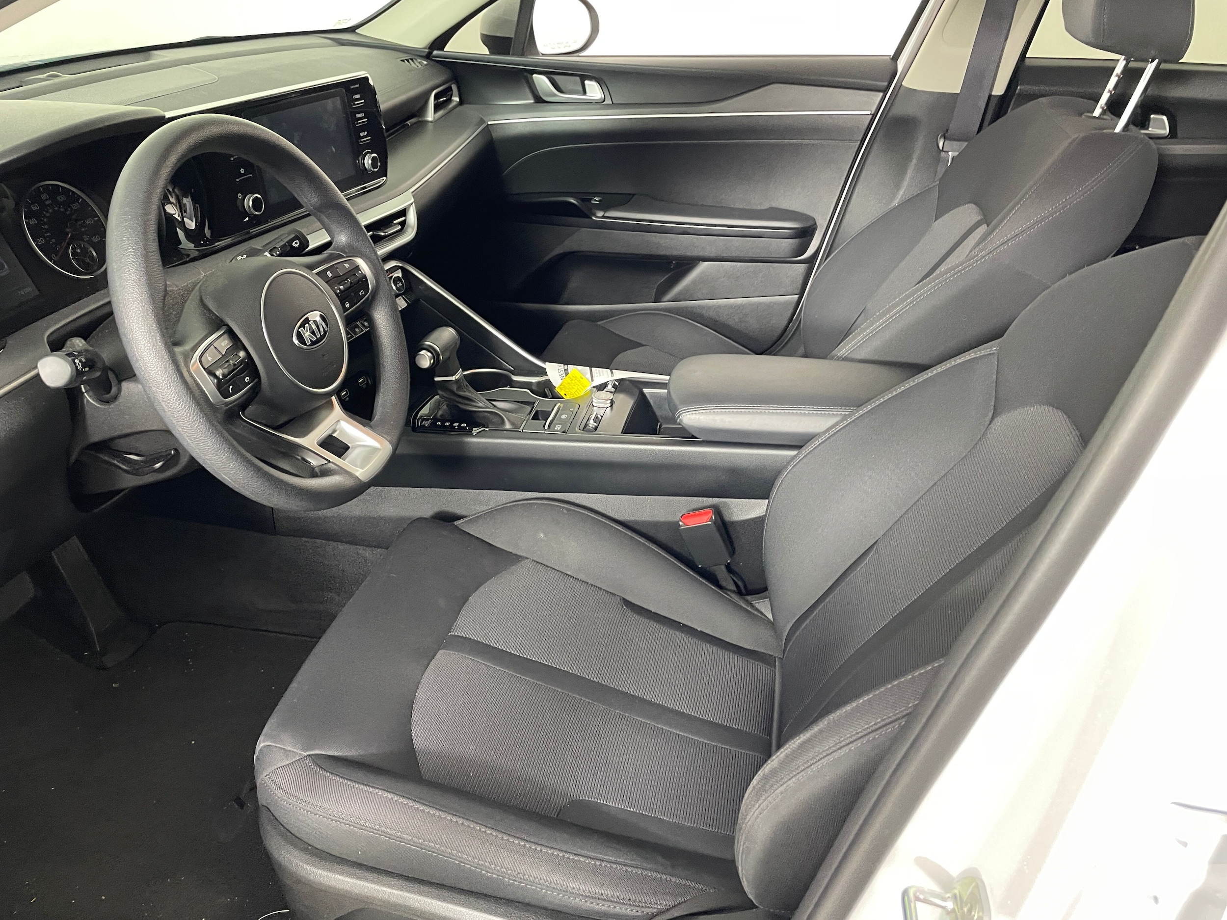 2021 Kia K5 LXS photo 2