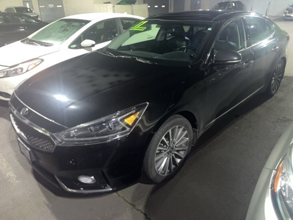 Certified 2017 Kia Cadenza Premium Sedan