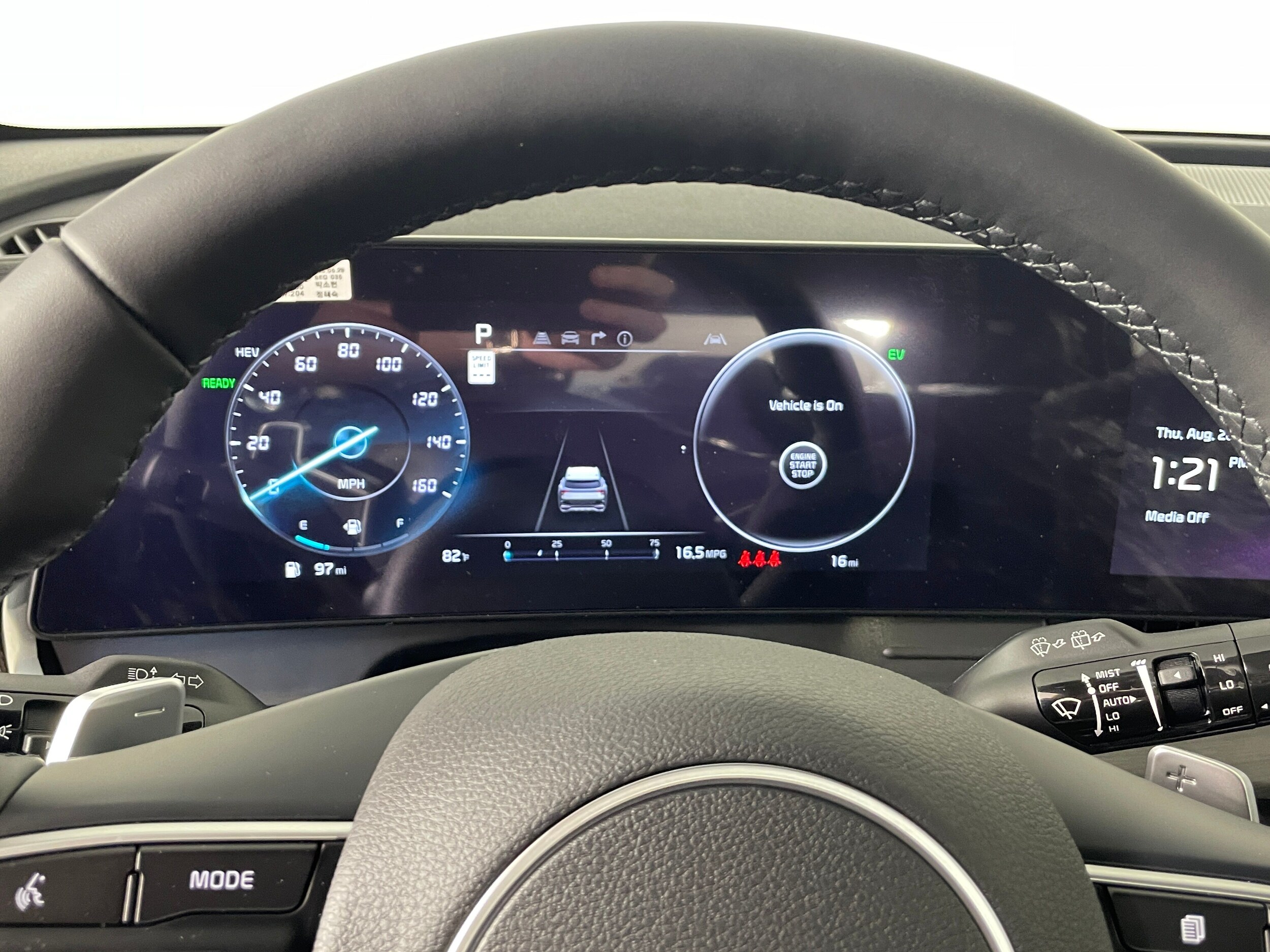 2025 Kia Sportage Plug-In Hybrid X-Line Prestige photo 3