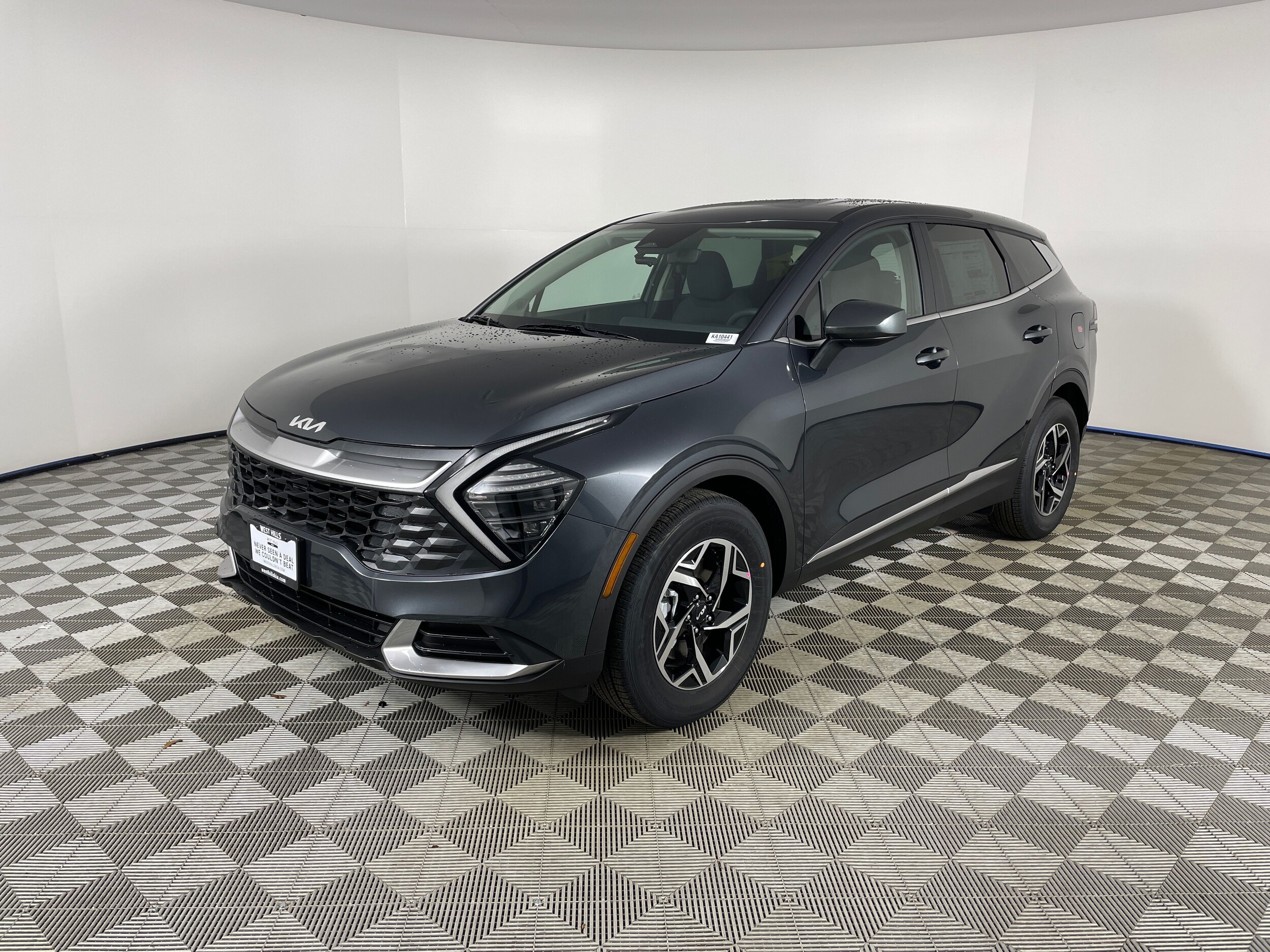 2025 Kia Sportage LX photo 3